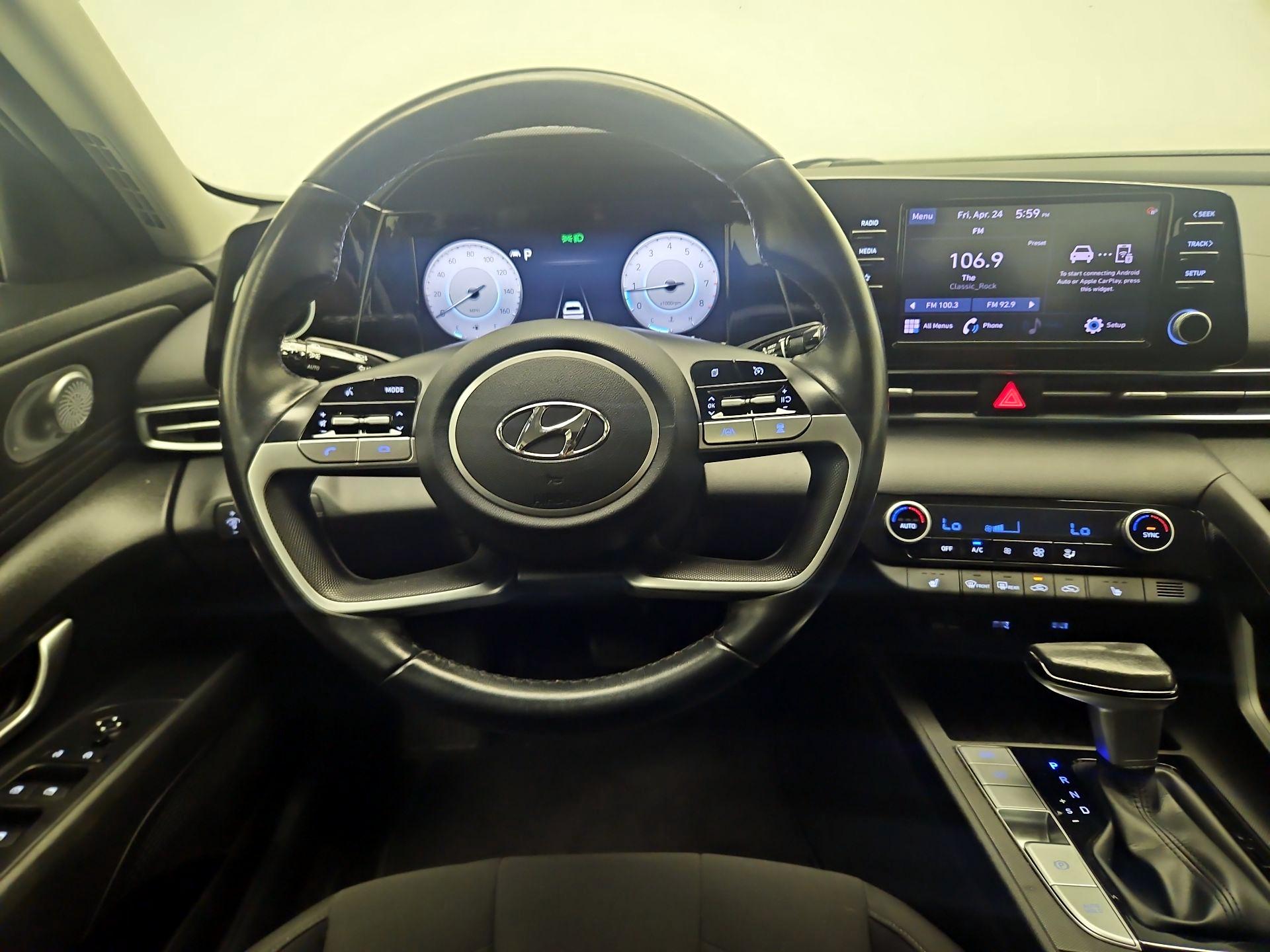 Thumbnail: 2022 Hyundai Elantra - 10