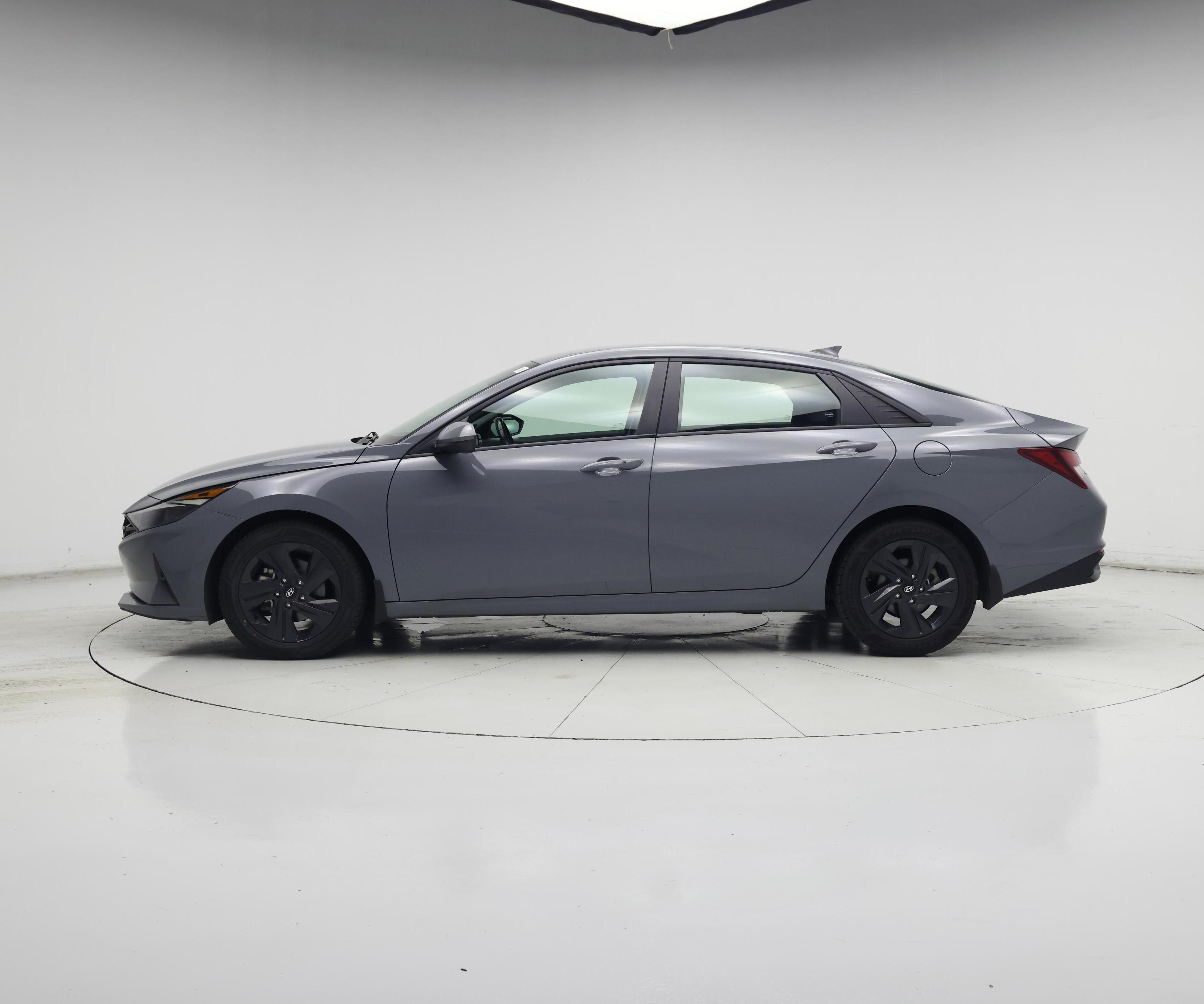 Thumbnail: 2022 Hyundai Elantra - 3