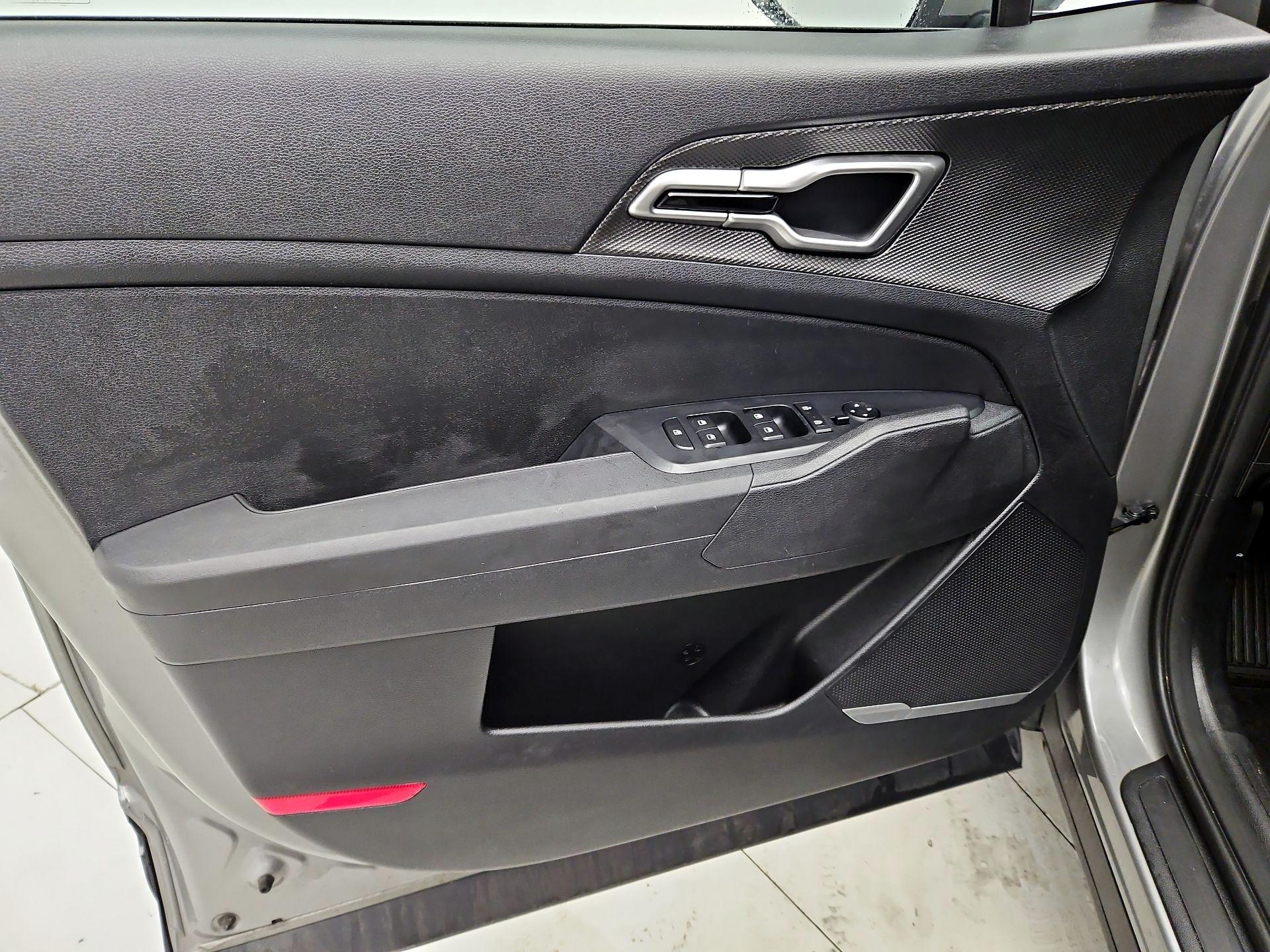 Thumbnail: 2024 Kia Sportage - 12