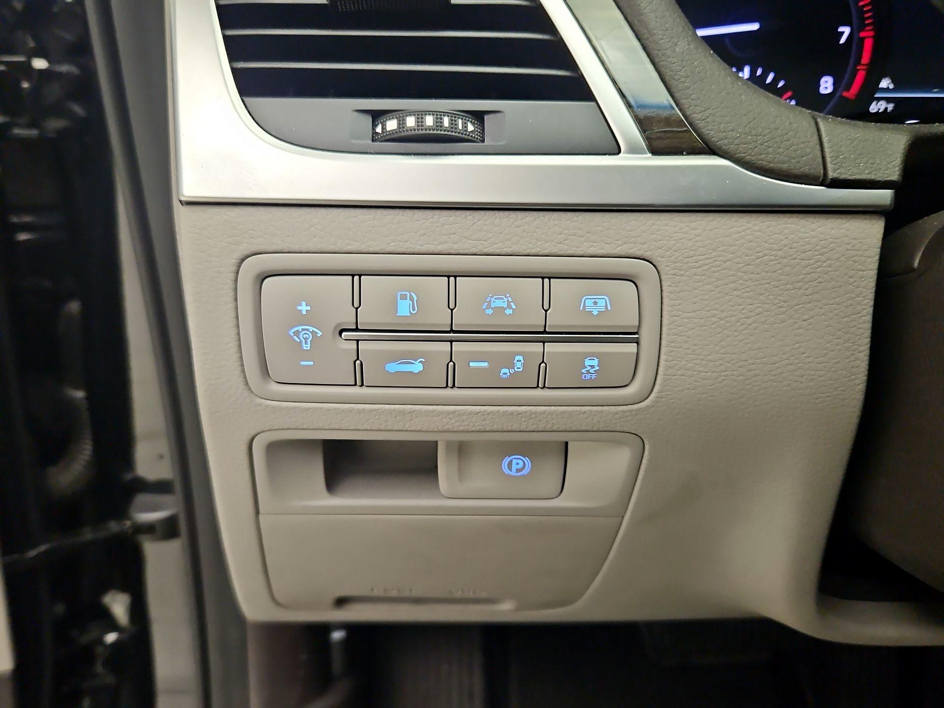 Thumbnail: 2018 Genesis G80 - 13