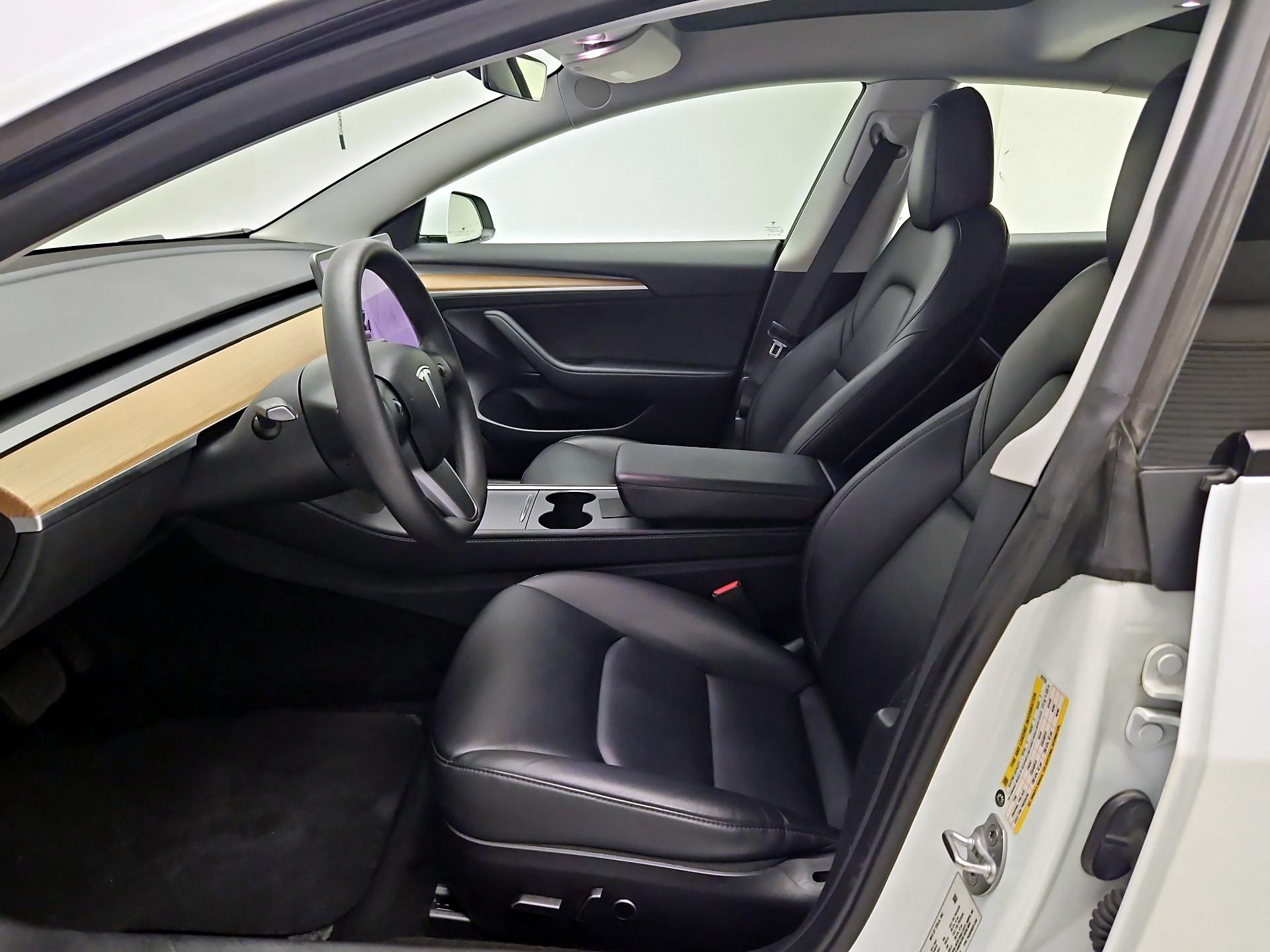 Thumbnail: 2022 Tesla Model 3 - 11