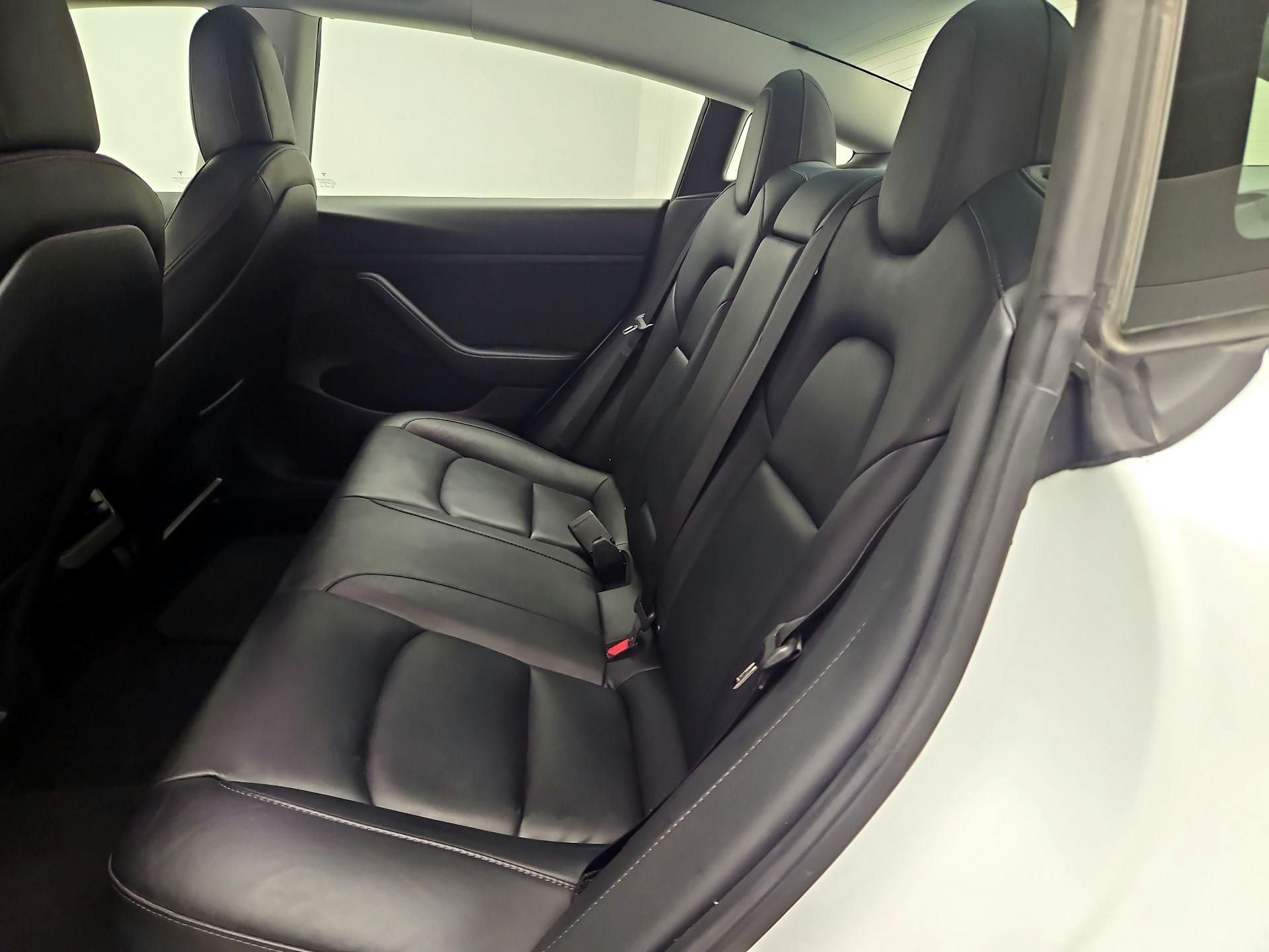 Thumbnail: 2022 Tesla Model 3 - 19