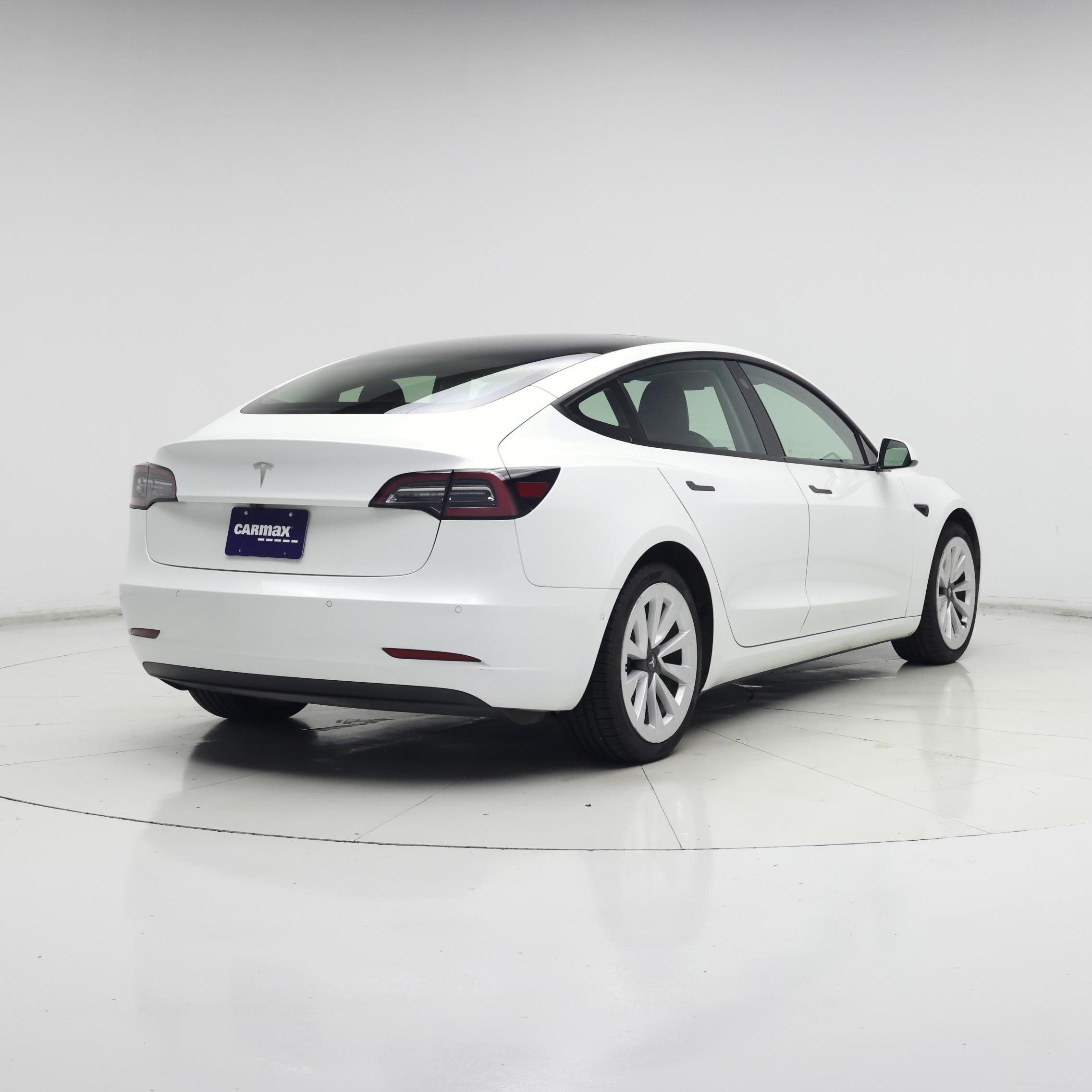 Thumbnail: 2022 Tesla Model 3 - 8