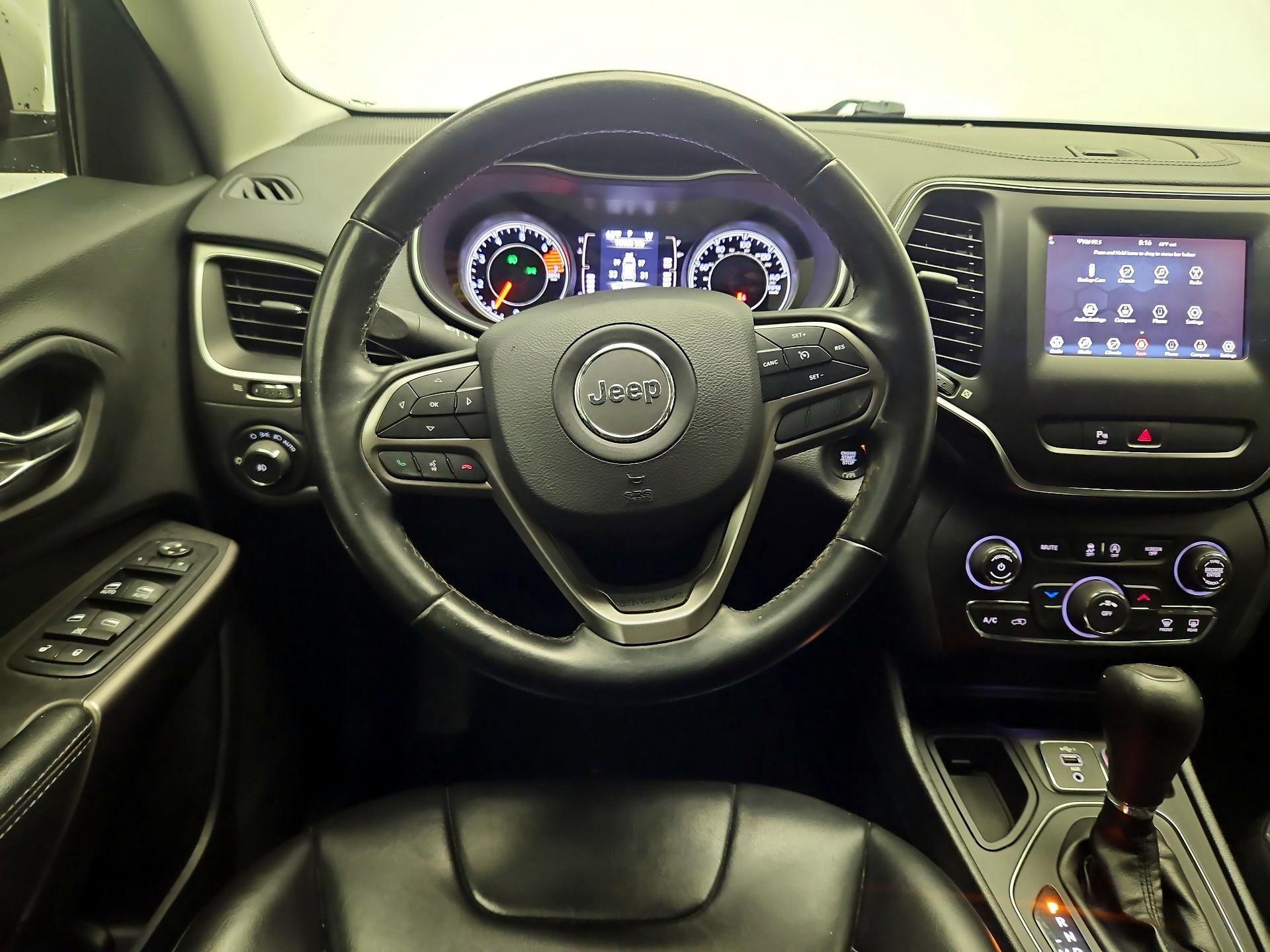 Thumbnail: 2019 Jeep Cherokee - 10