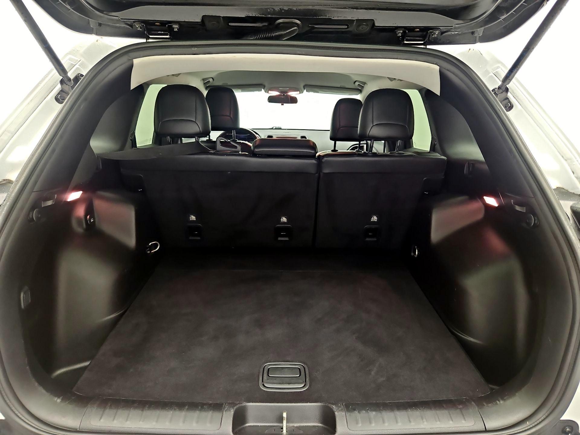 Thumbnail: 2019 Jeep Cherokee - 20