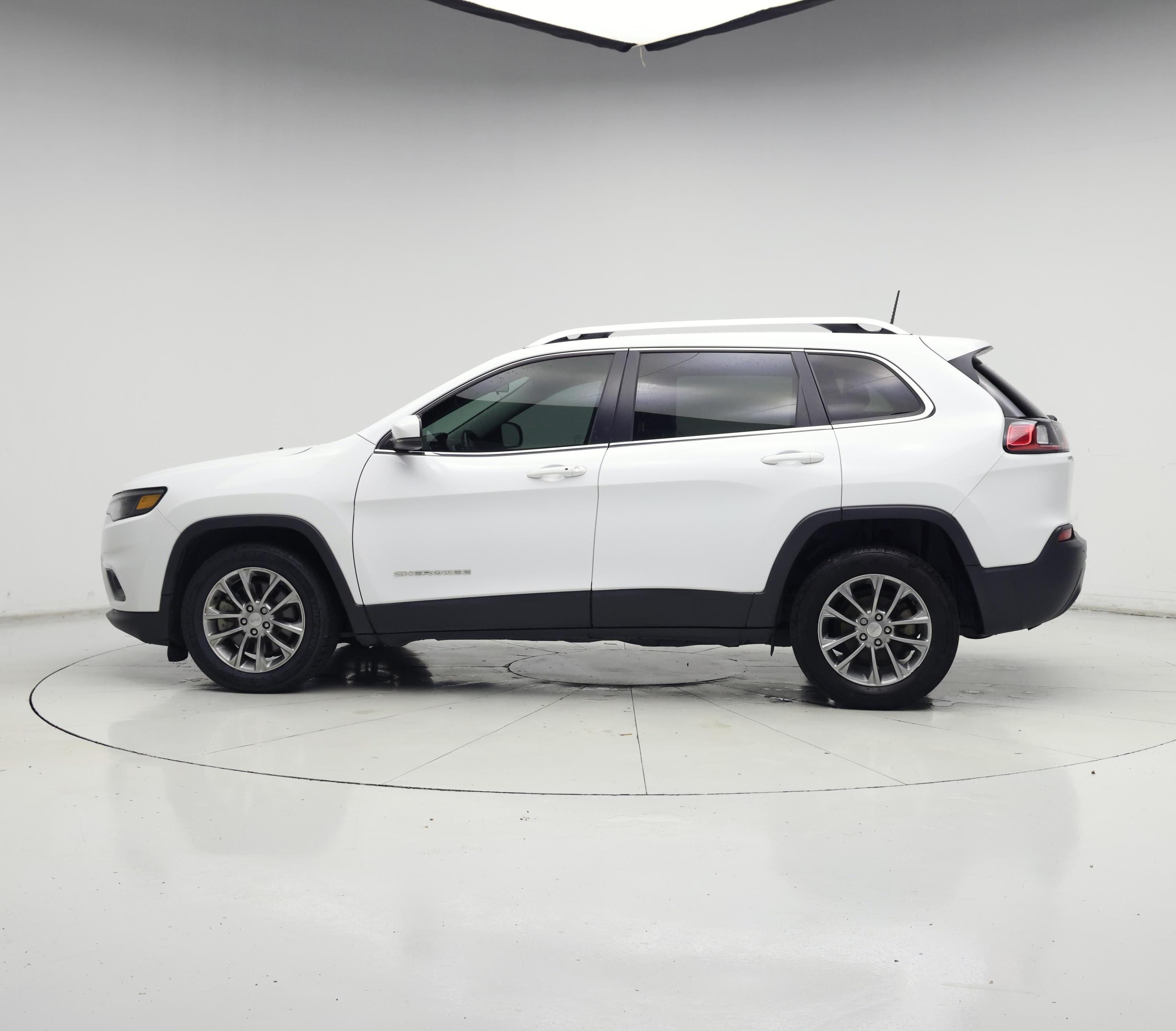 Thumbnail: 2019 Jeep Cherokee - 3