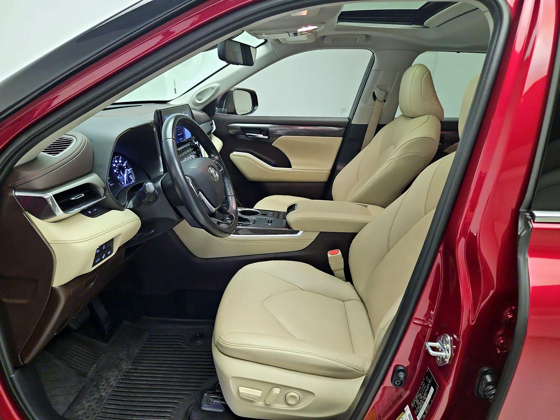 Thumbnail: 2021 Toyota Highlander - 11