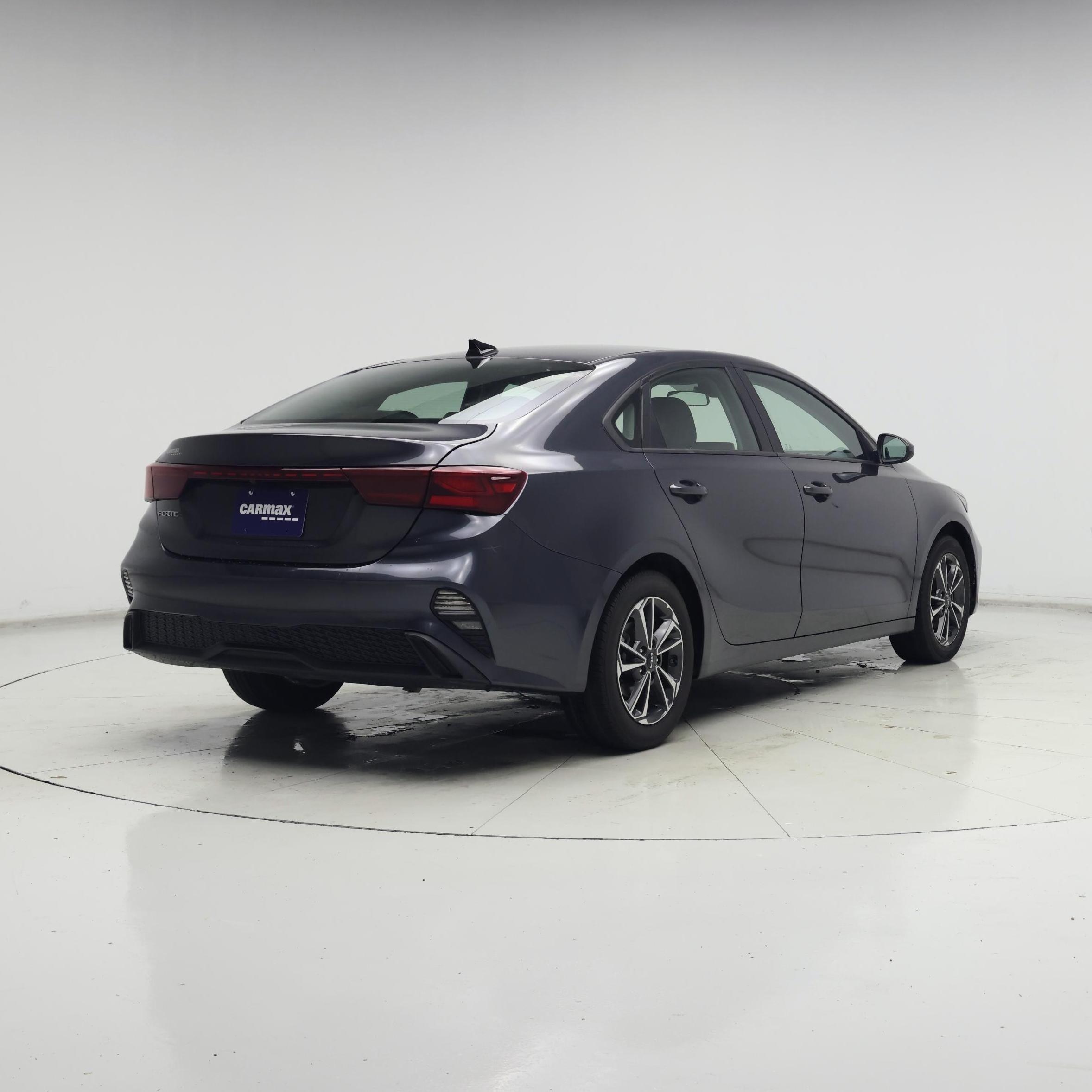 Thumbnail: 2023 Kia Forte - 8