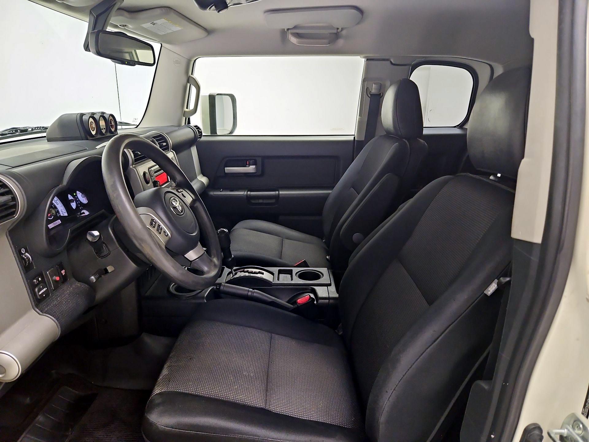 Thumbnail: 2014 Toyota FJ Cruiser - 11