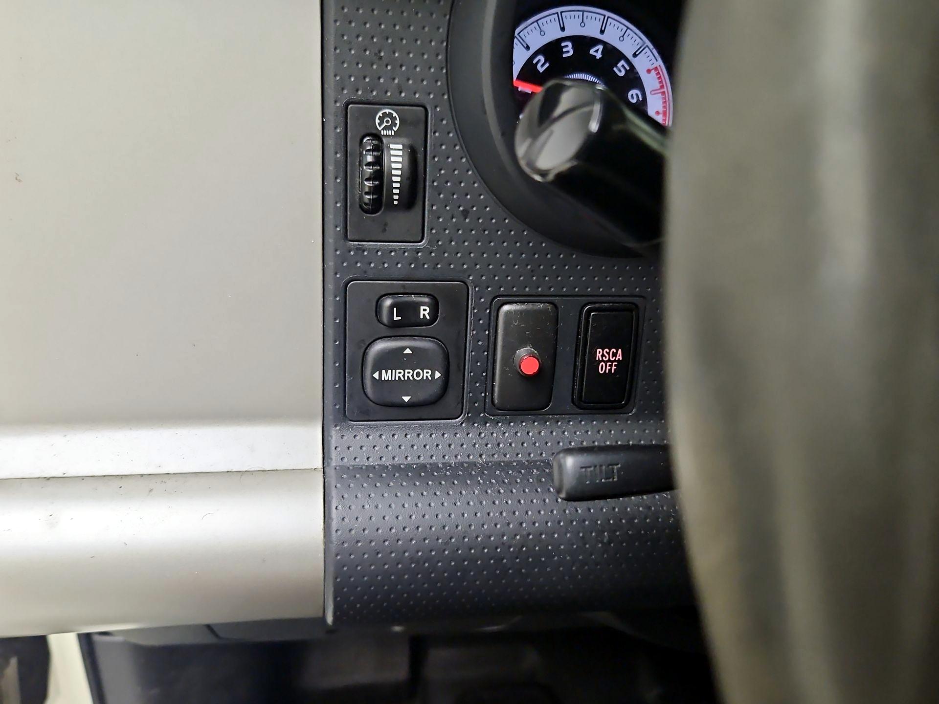 Thumbnail: 2014 Toyota FJ Cruiser - 13