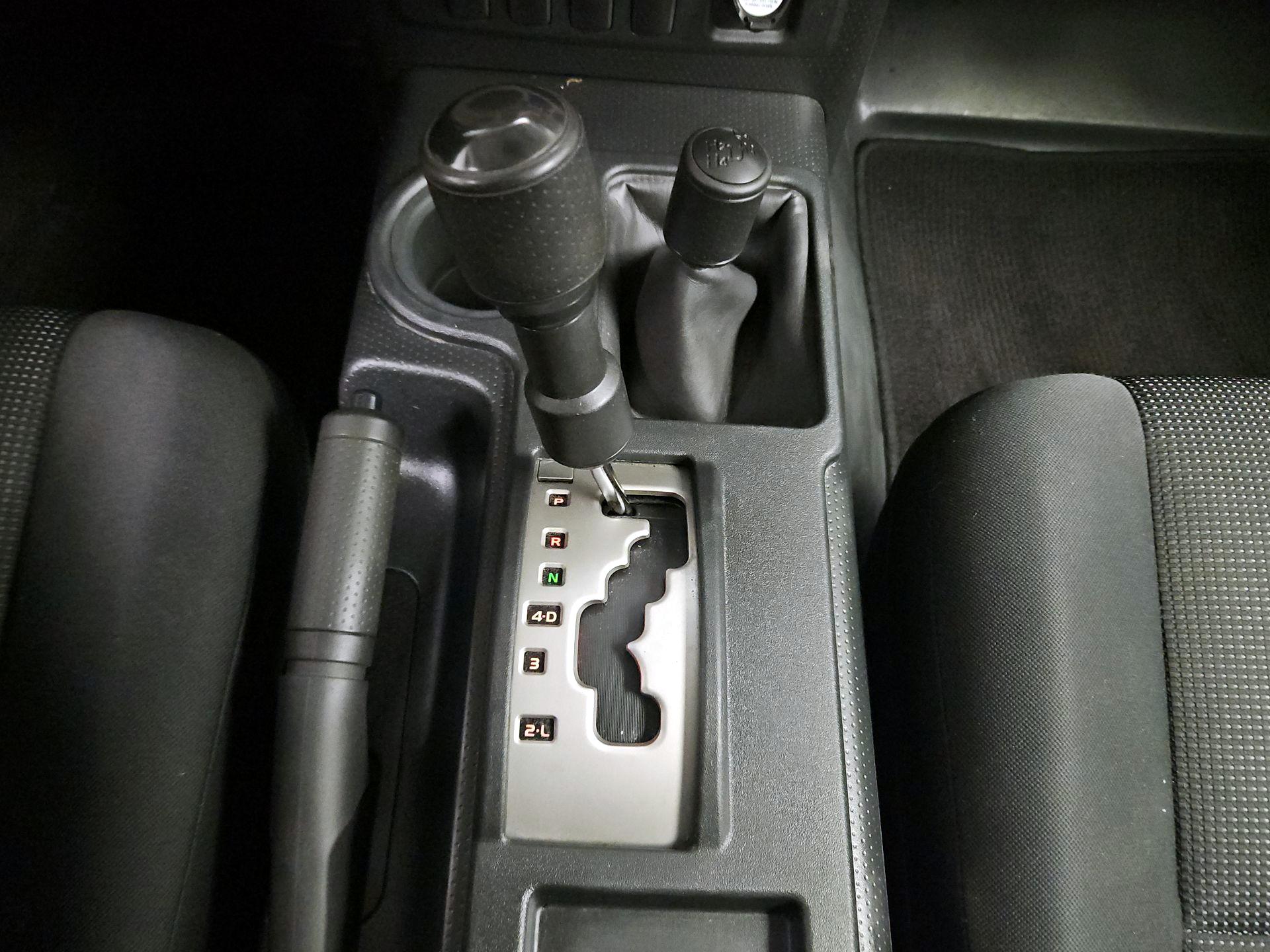 Thumbnail: 2014 Toyota FJ Cruiser - 17
