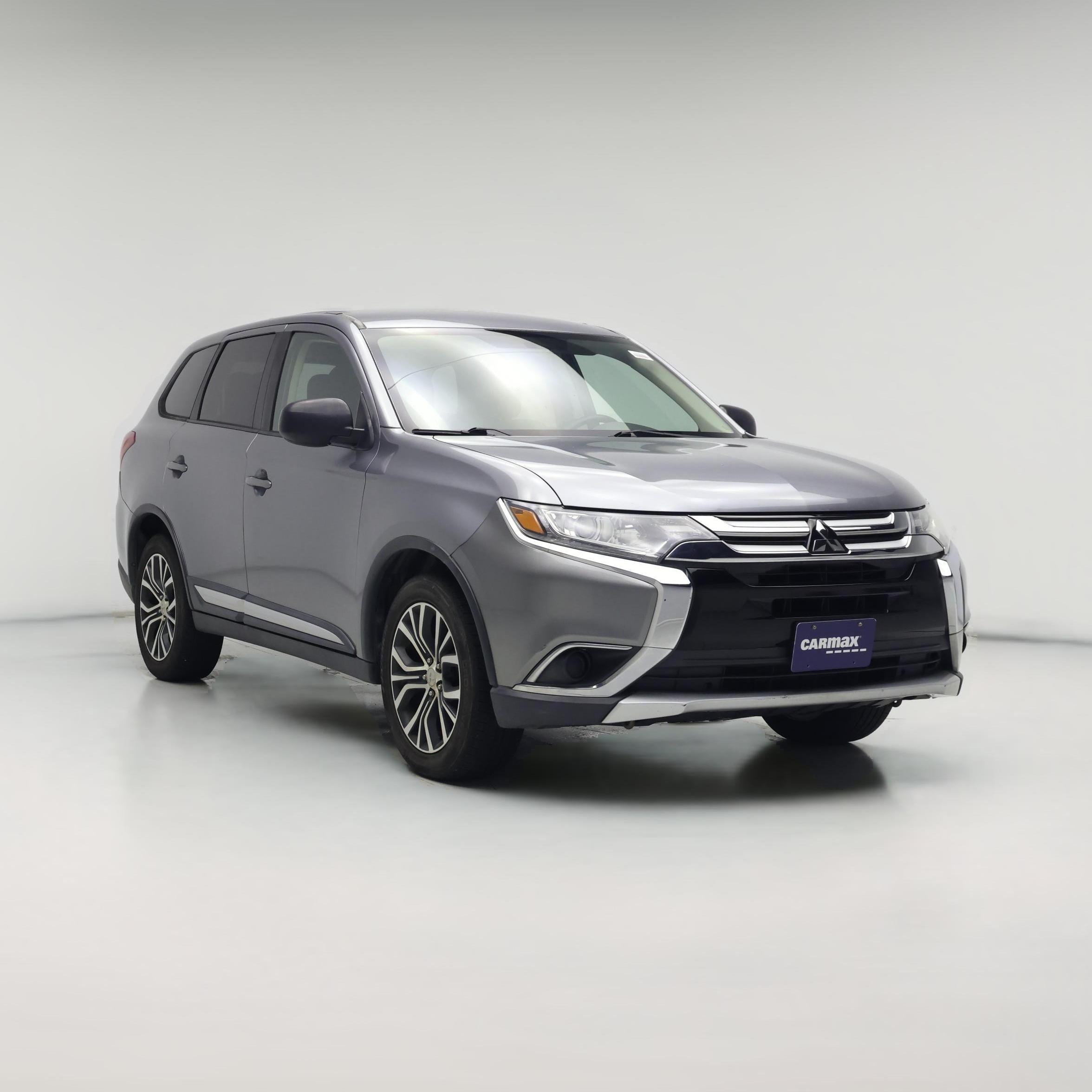 Thumbnail: 2022 Mitsubishi Outlander - 1