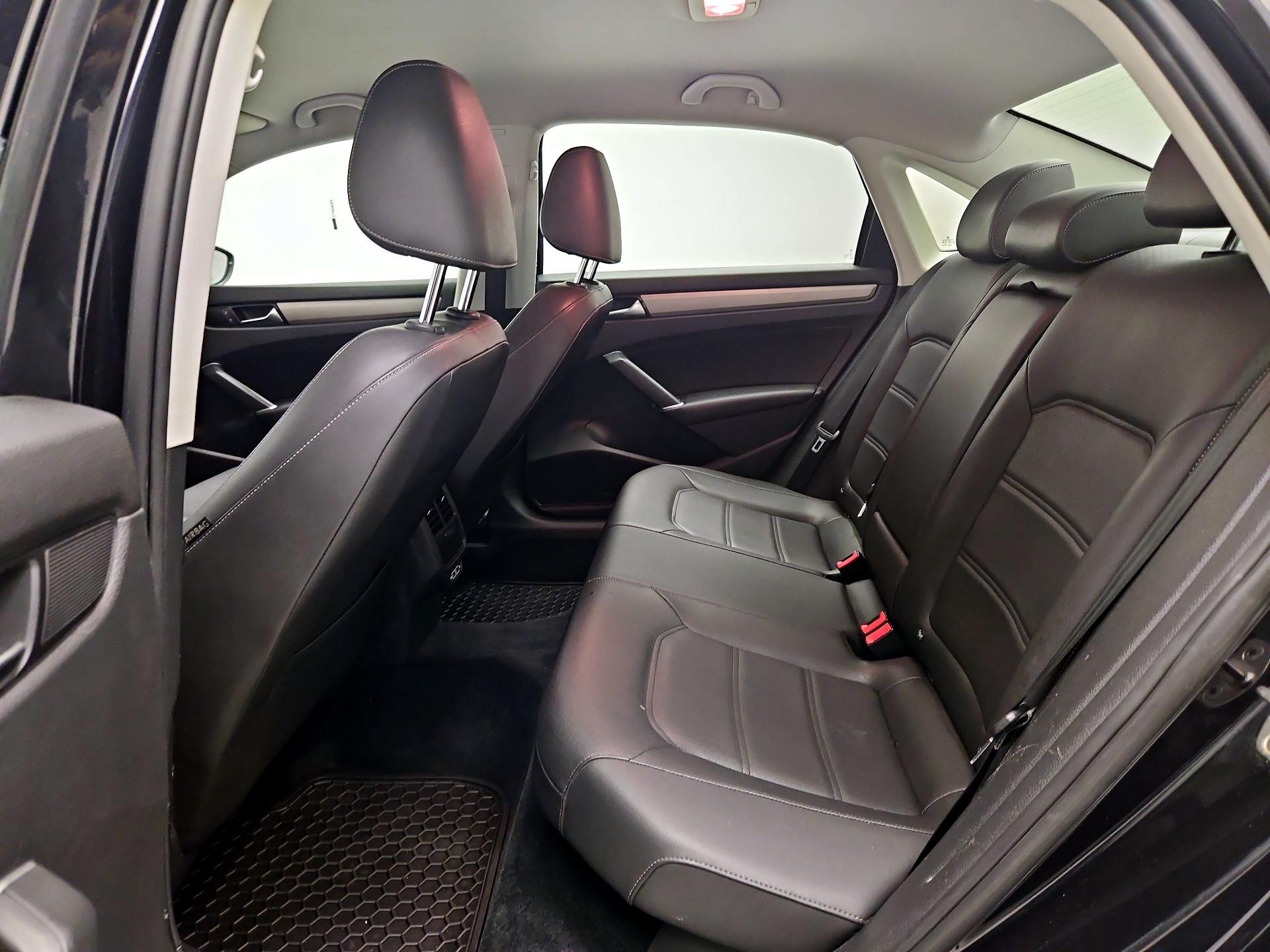 Thumbnail: 2020 Volkswagen Passat - 17