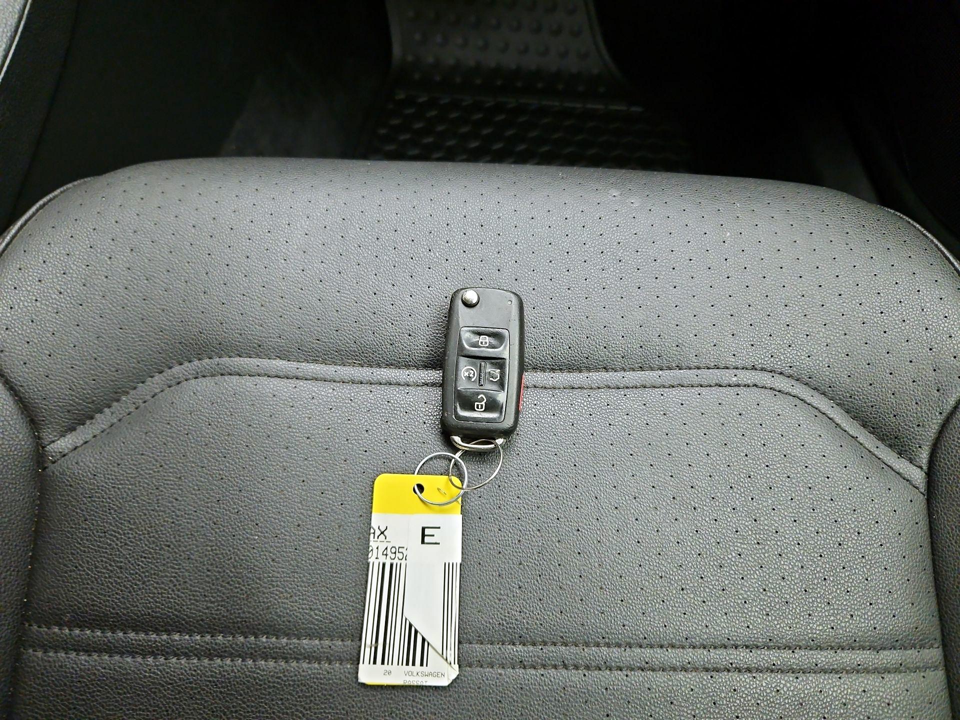 Thumbnail: 2020 Volkswagen Passat - 20