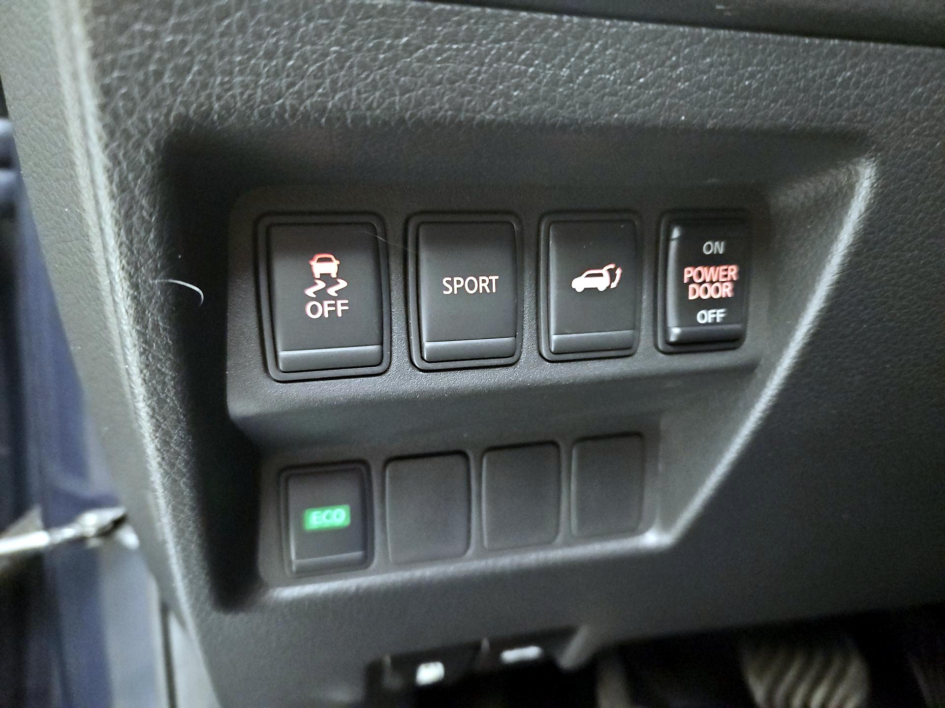 Thumbnail: 2016 Nissan Rogue - 13