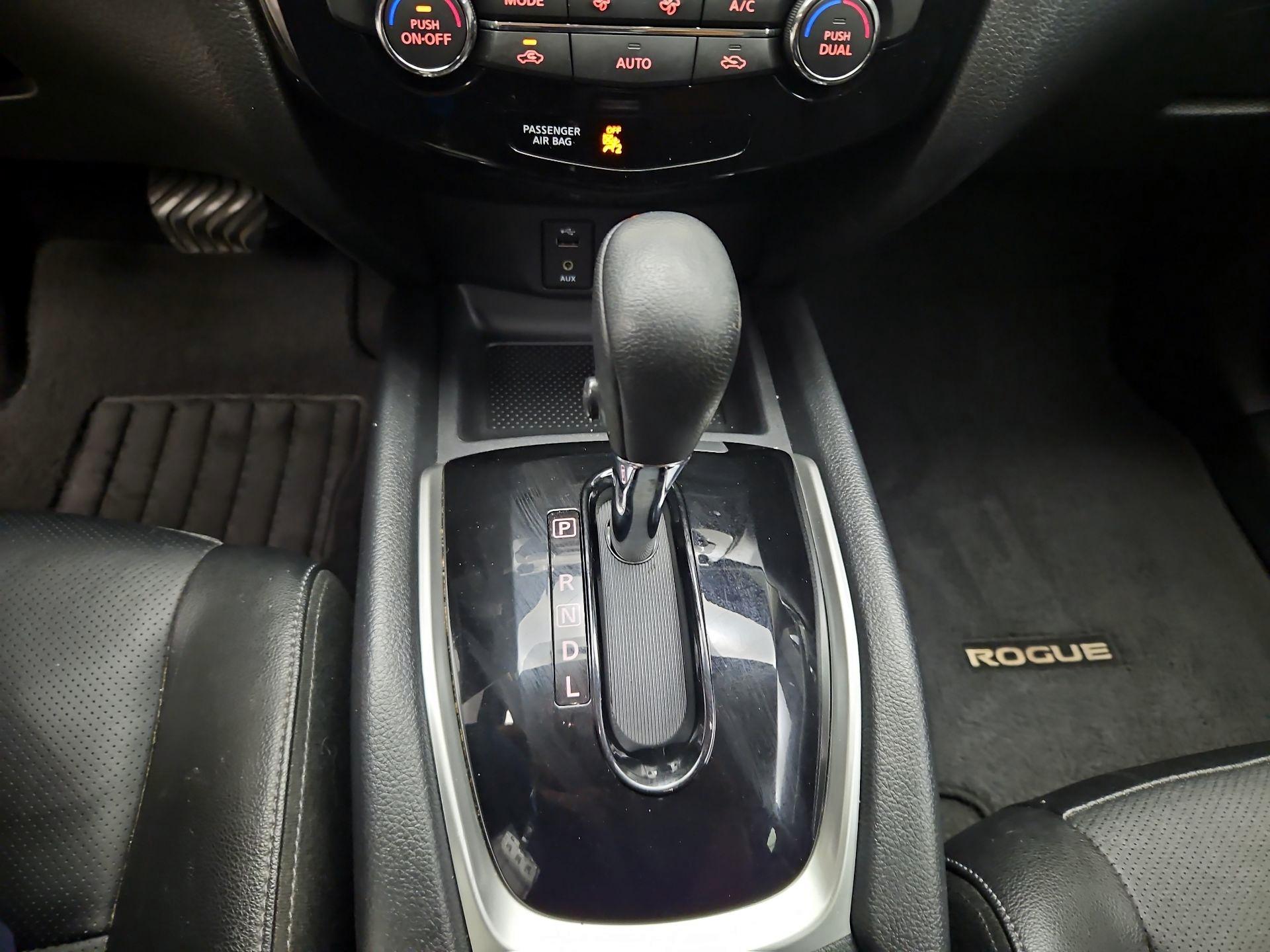 Thumbnail: 2016 Nissan Rogue - 18