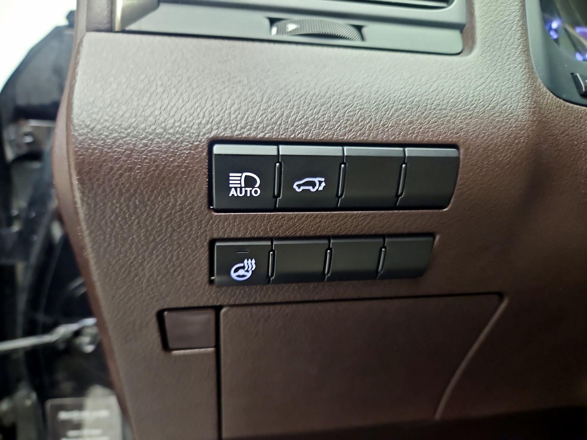 Thumbnail: 2020 Lexus RX - 13