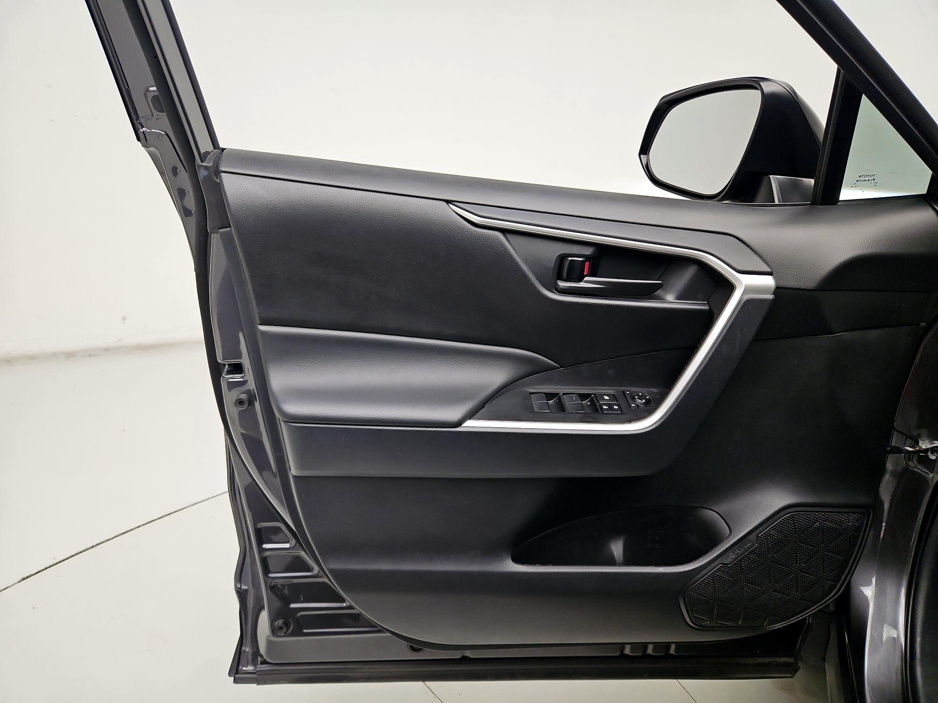 Thumbnail: 2024 Toyota RAV4 - 12