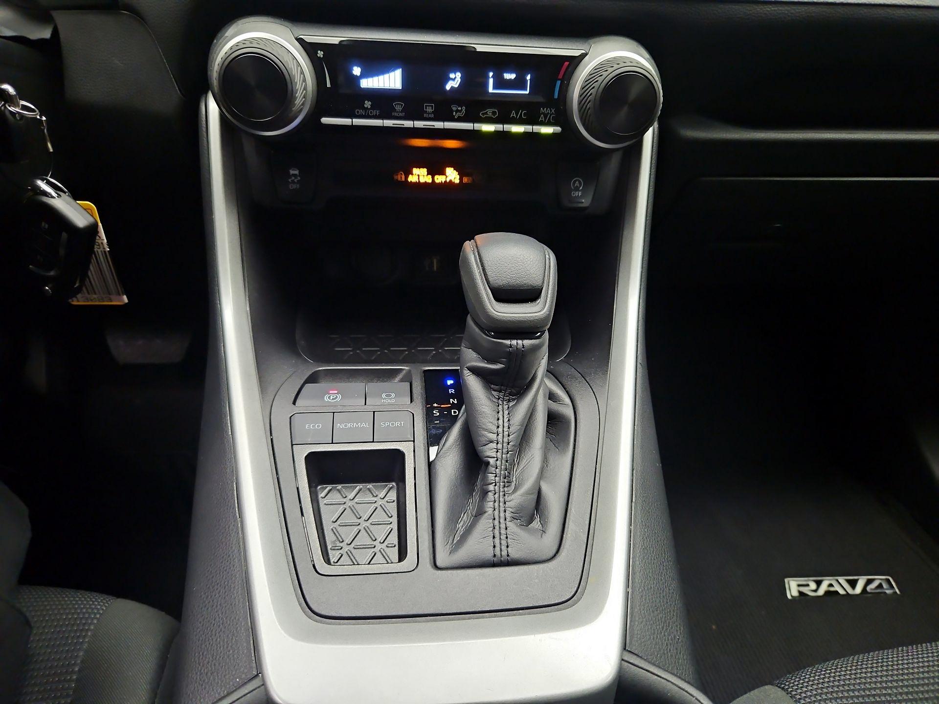 Thumbnail: 2024 Toyota RAV4 - 16