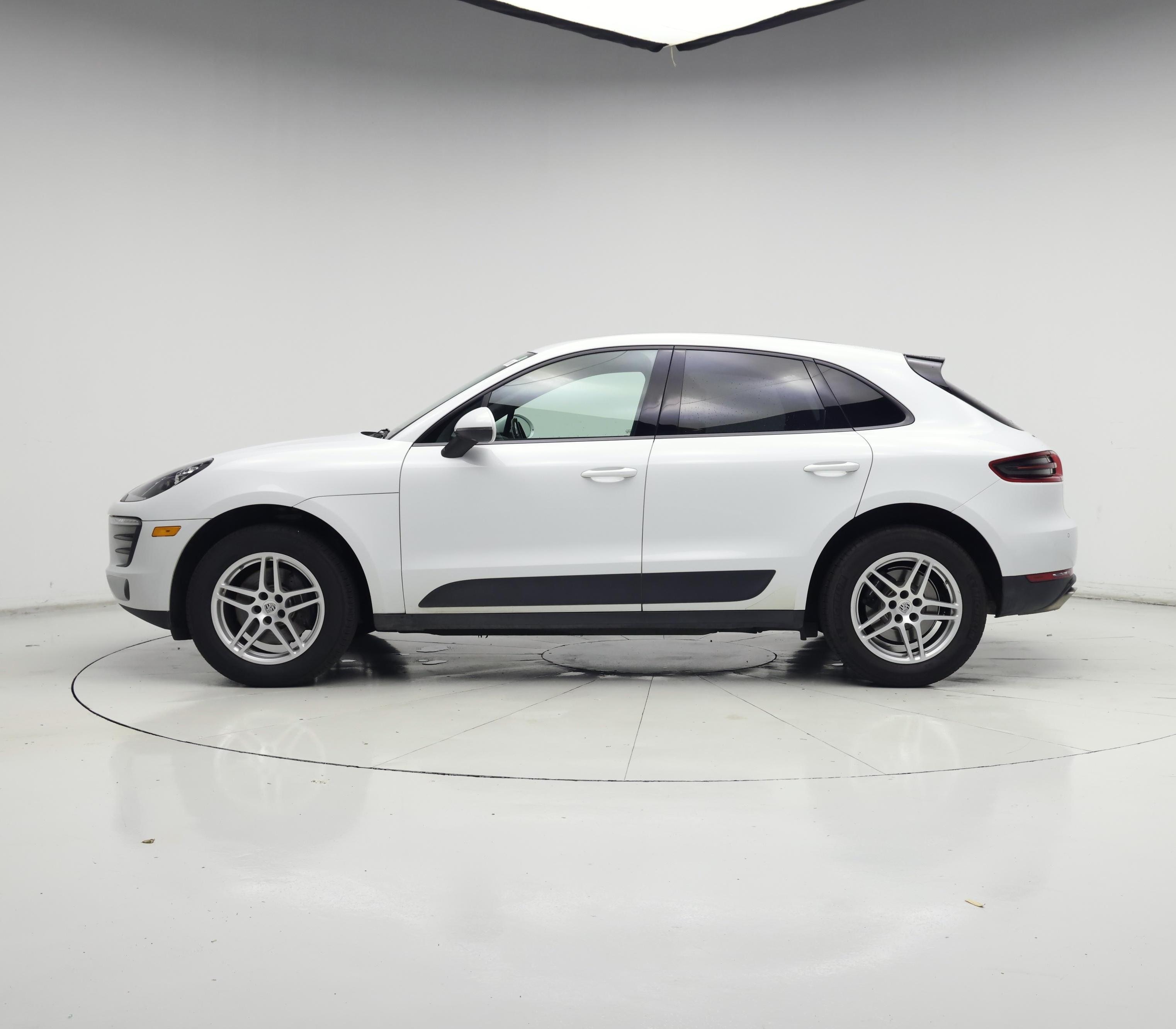 Thumbnail: 2018 Porsche Macan - 3