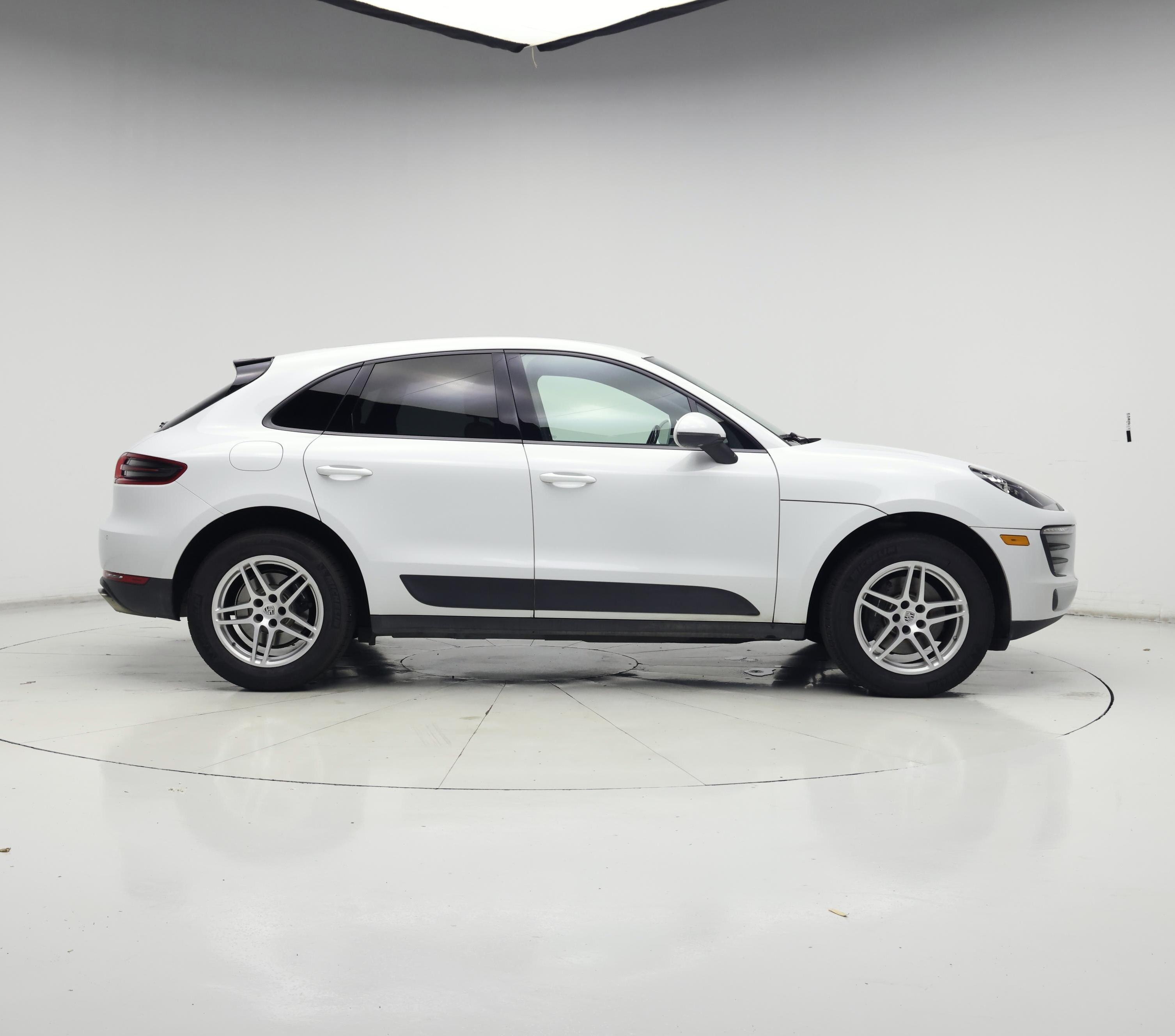 Thumbnail: 2018 Porsche Macan - 7