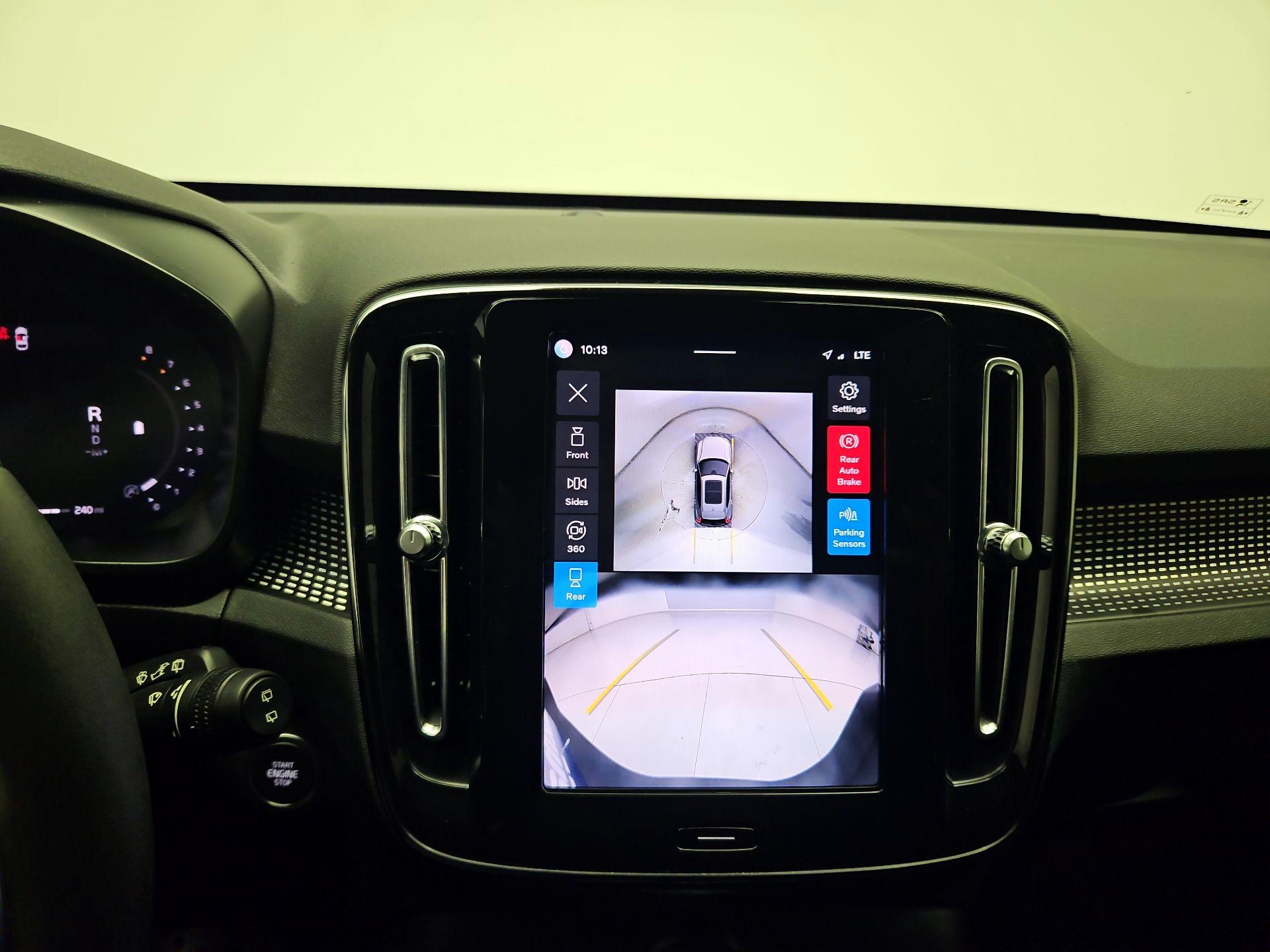 Thumbnail: 2024 Volvo XC40 - 13