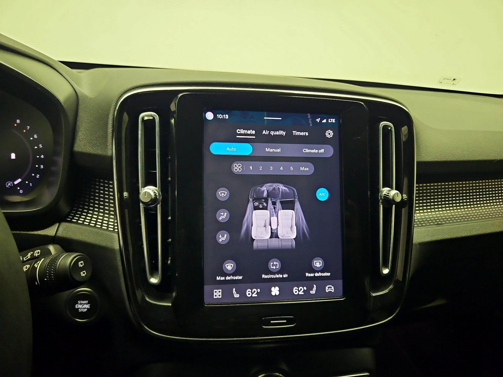 Thumbnail: 2024 Volvo XC40 - 15