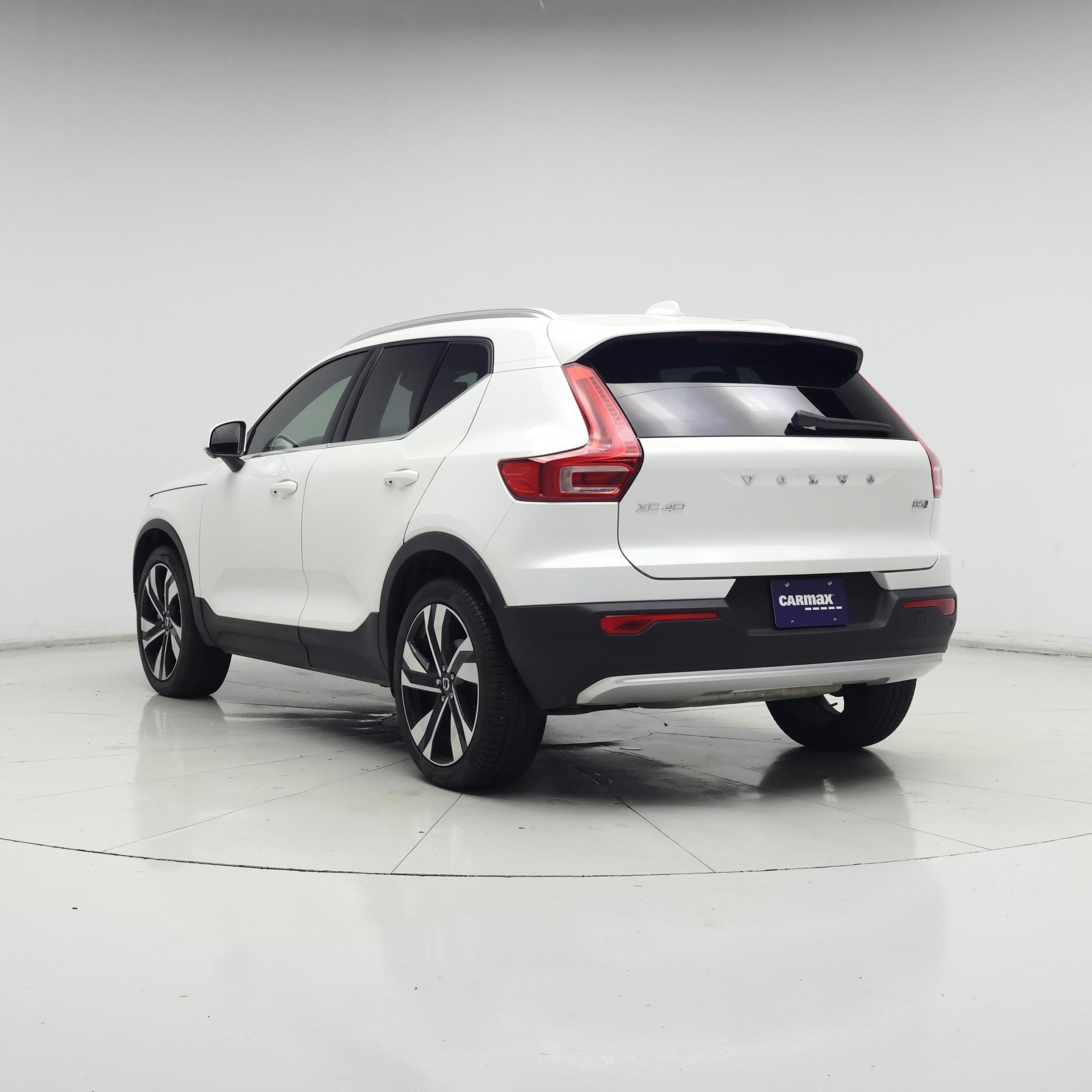 Thumbnail: 2024 Volvo XC40 - 2