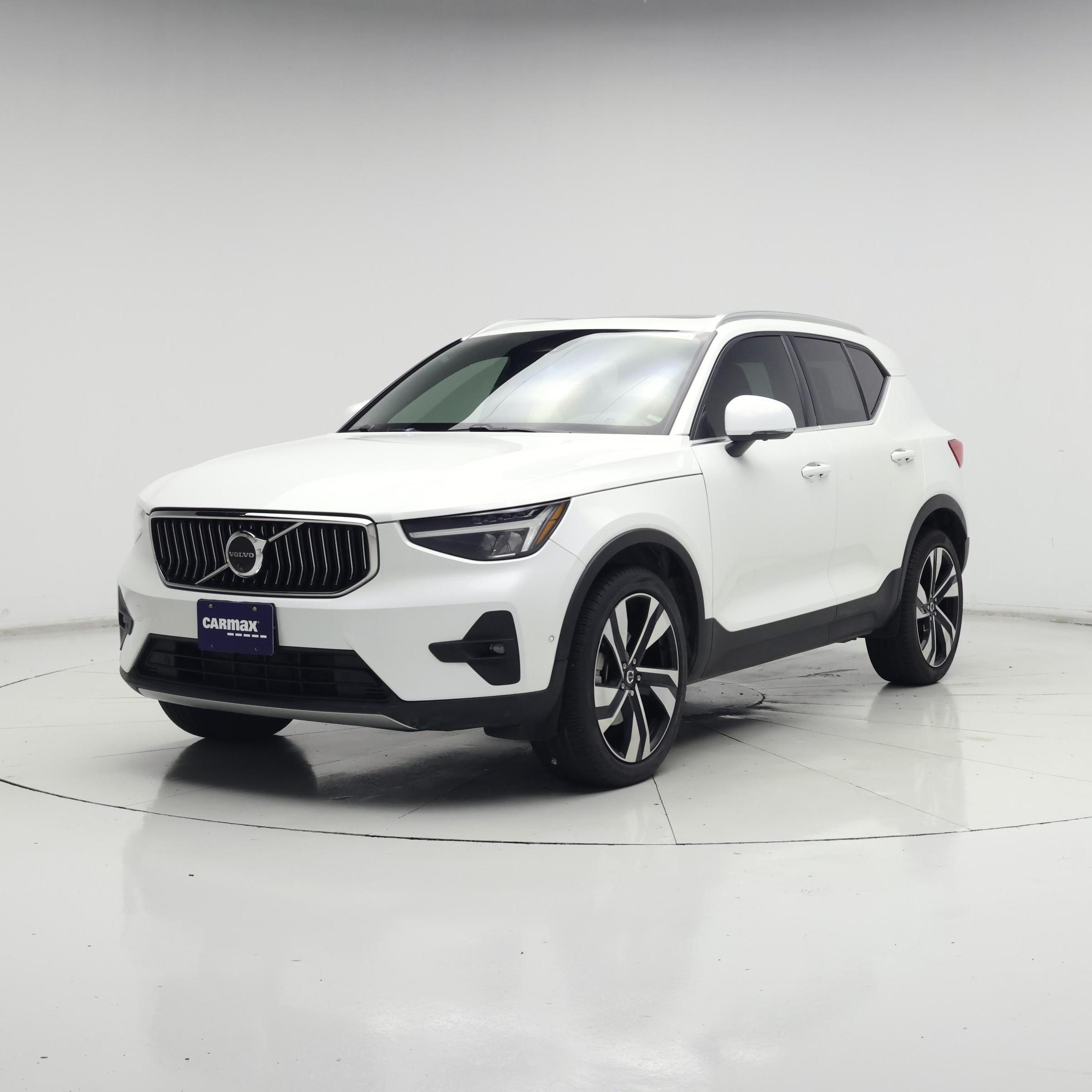 Thumbnail: 2024 Volvo XC40 - 4