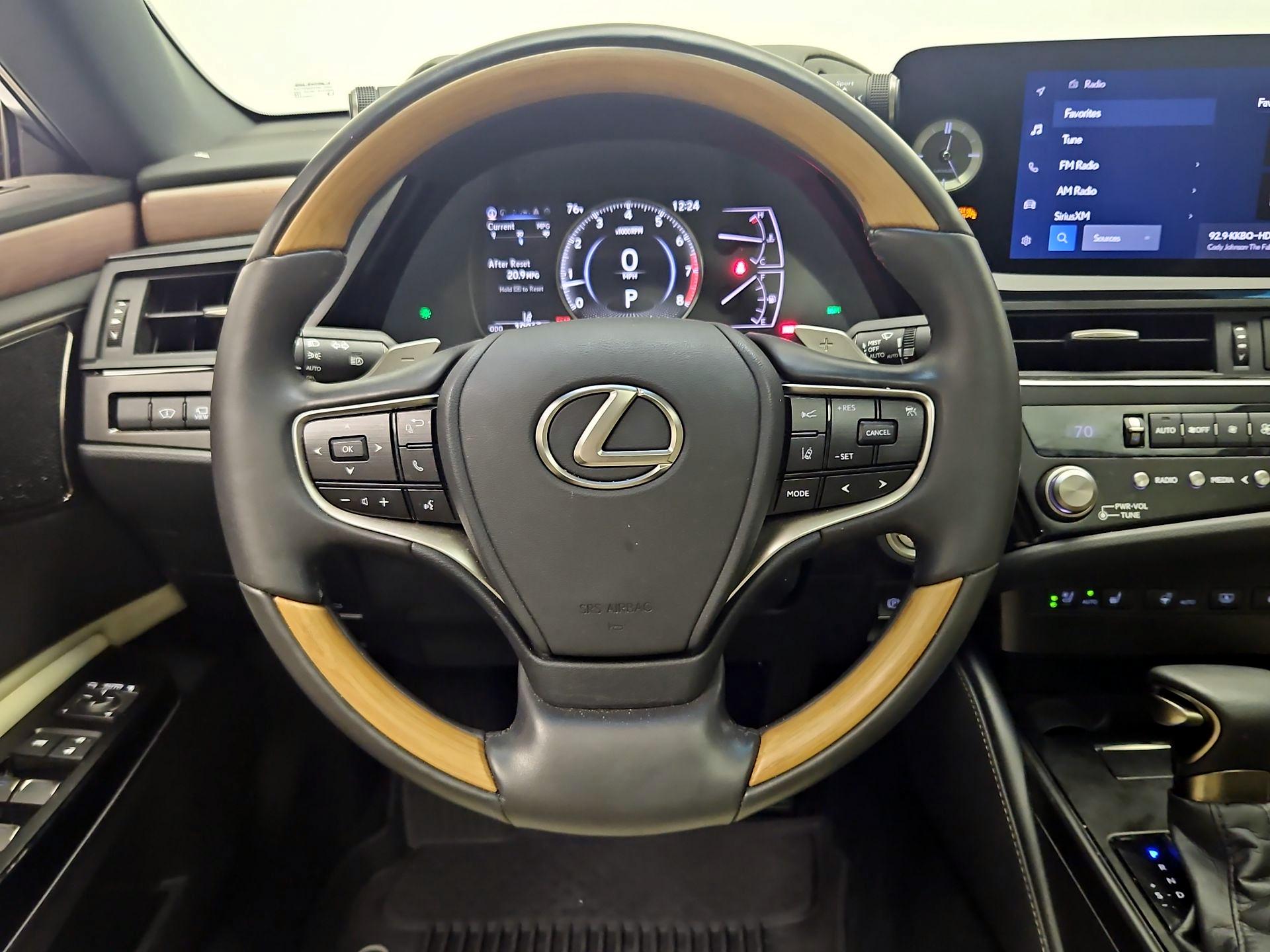 Thumbnail: 2025 Lexus ES - 10