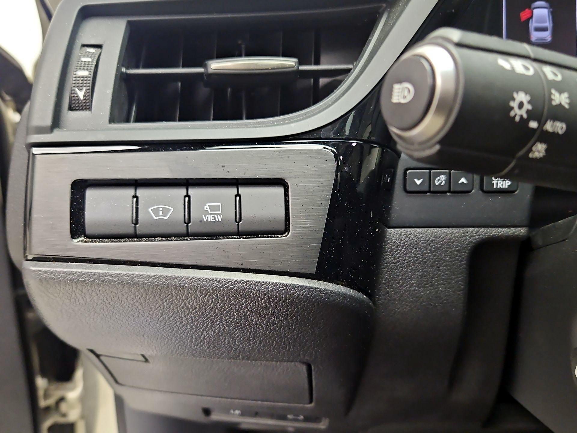 Thumbnail: 2025 Lexus ES - 13