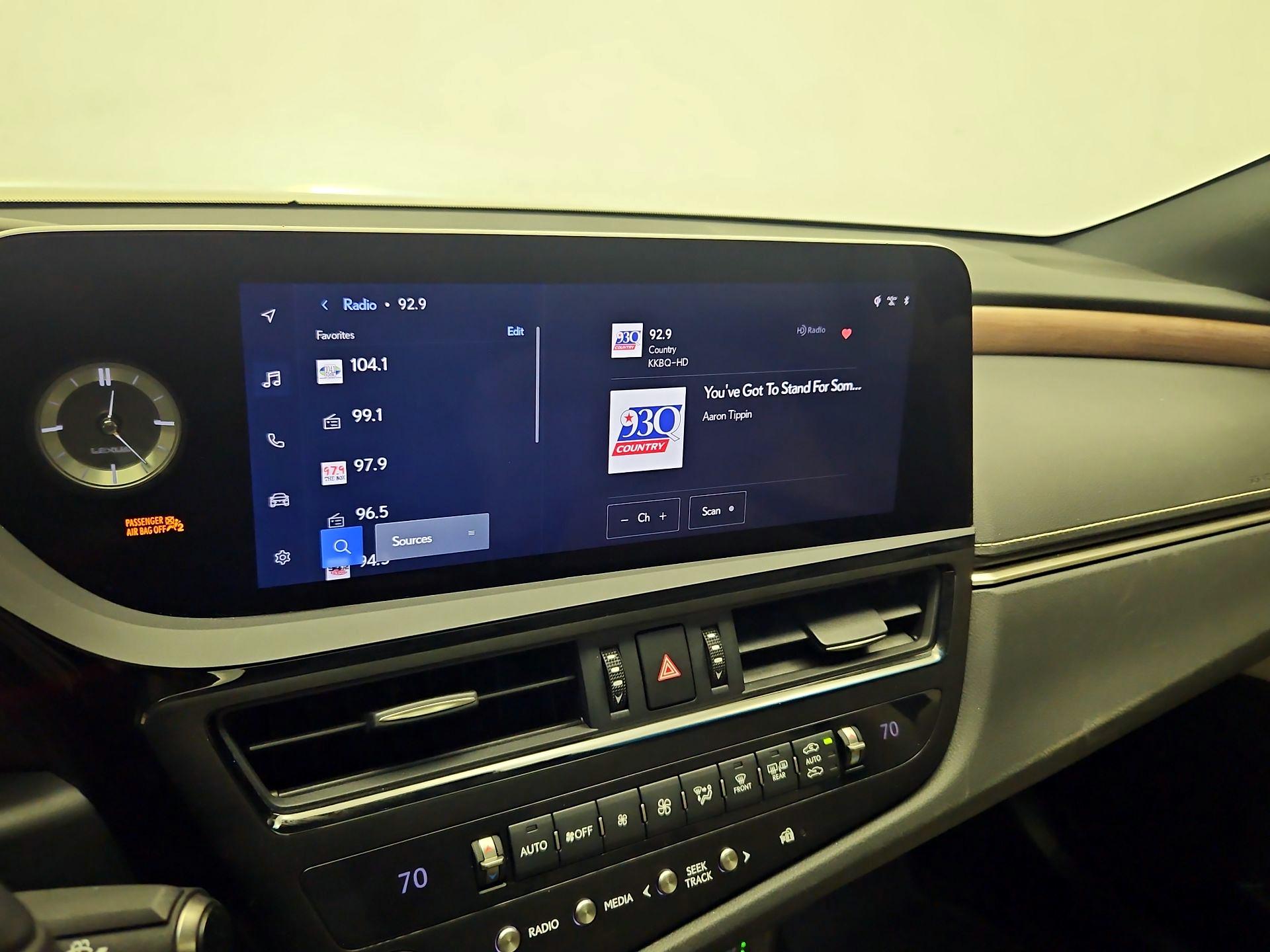 Thumbnail: 2025 Lexus ES - 15