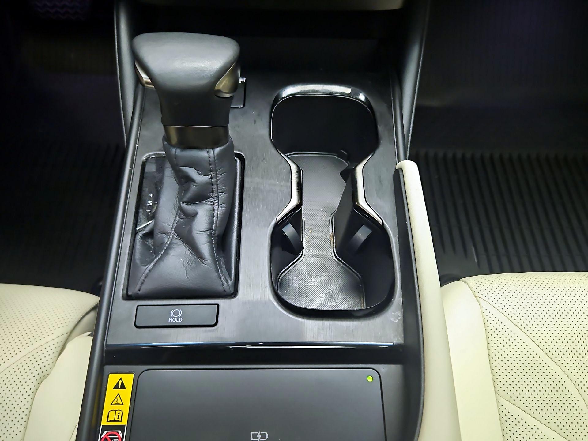 Thumbnail: 2025 Lexus ES - 17