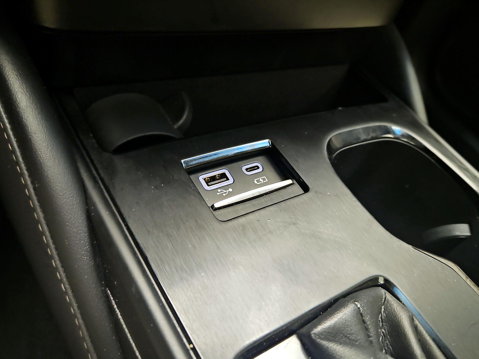 Thumbnail: 2025 Lexus ES - 18