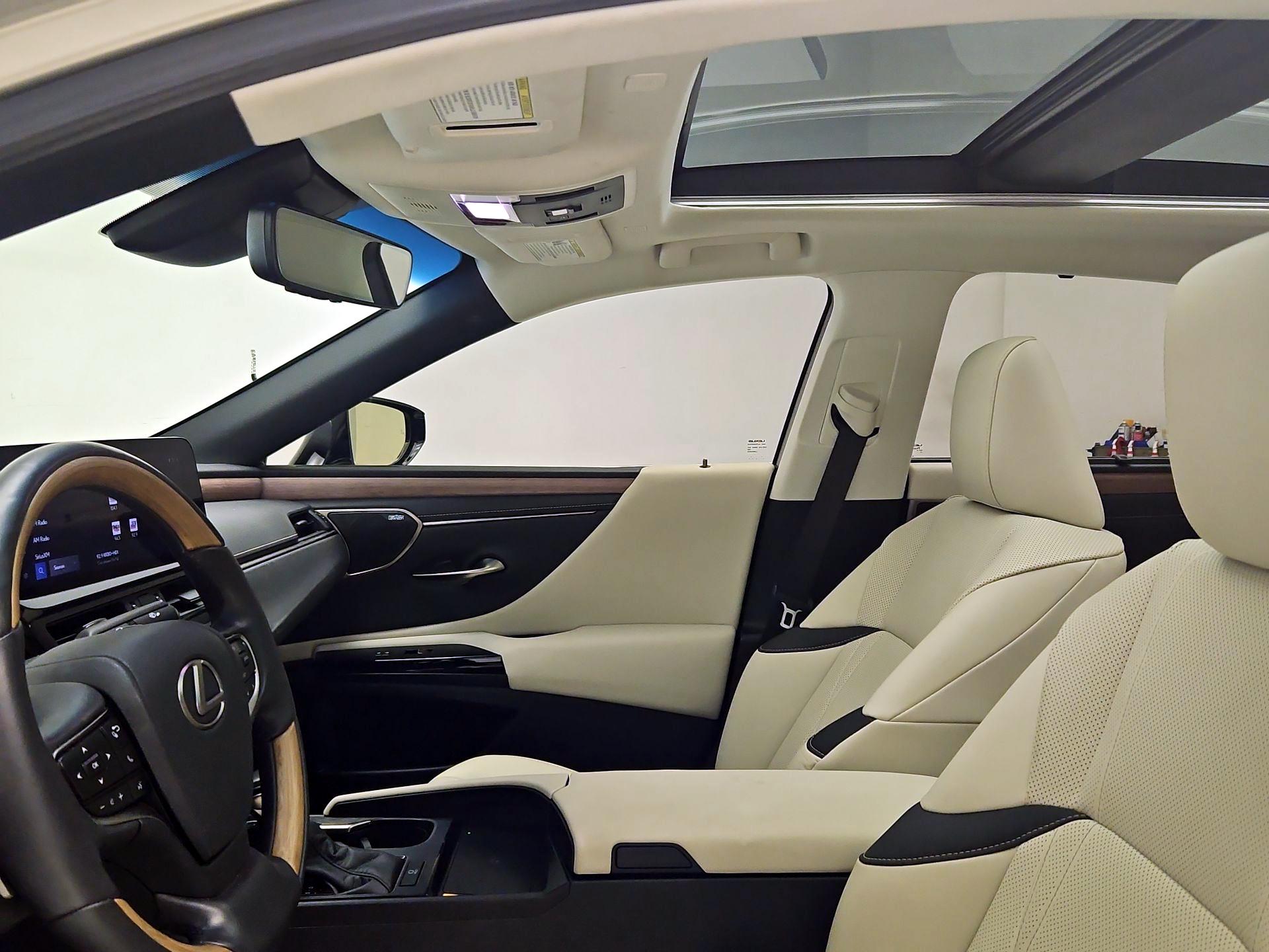 Thumbnail: 2025 Lexus ES - 19