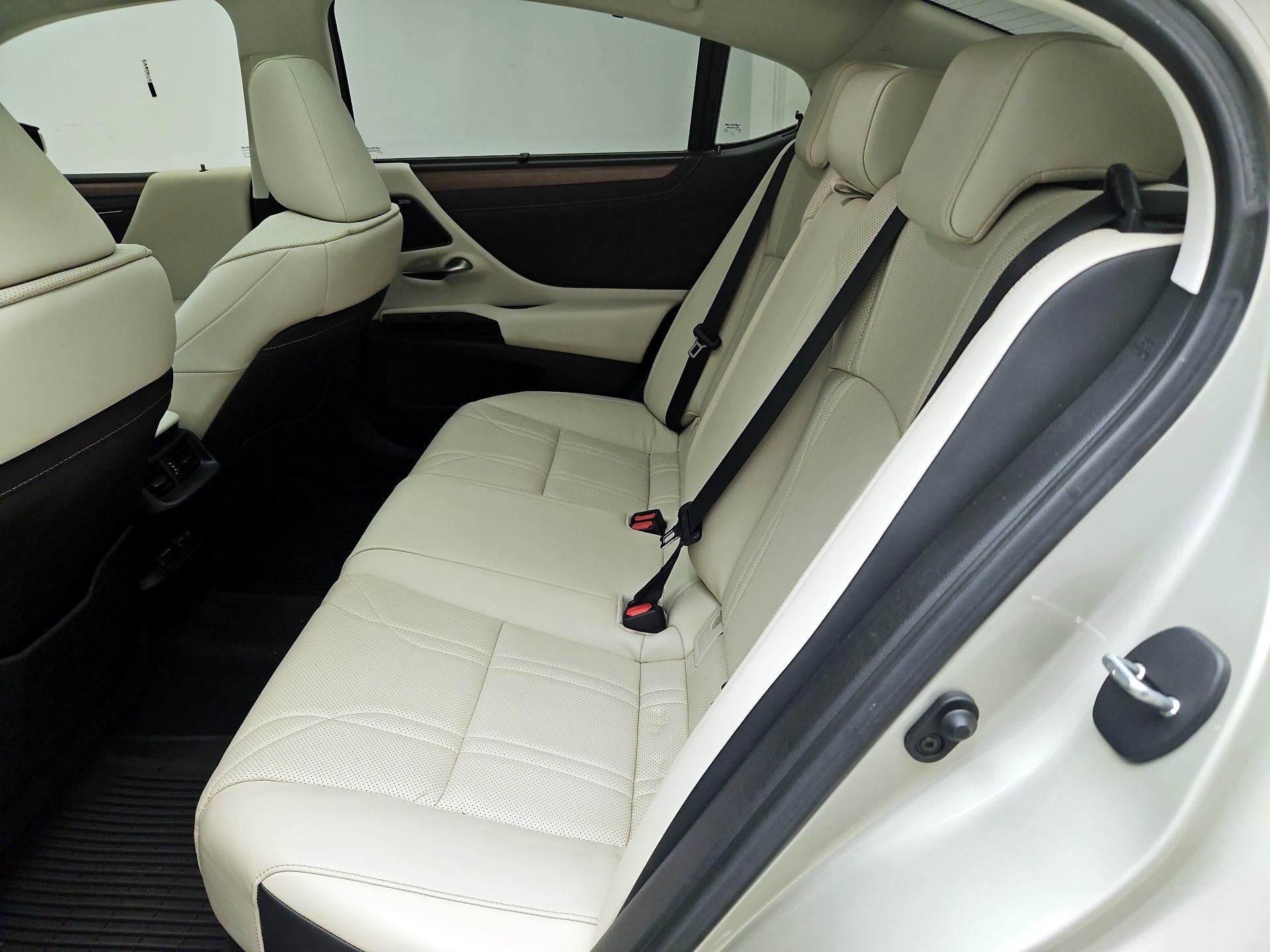 Thumbnail: 2025 Lexus ES - 20