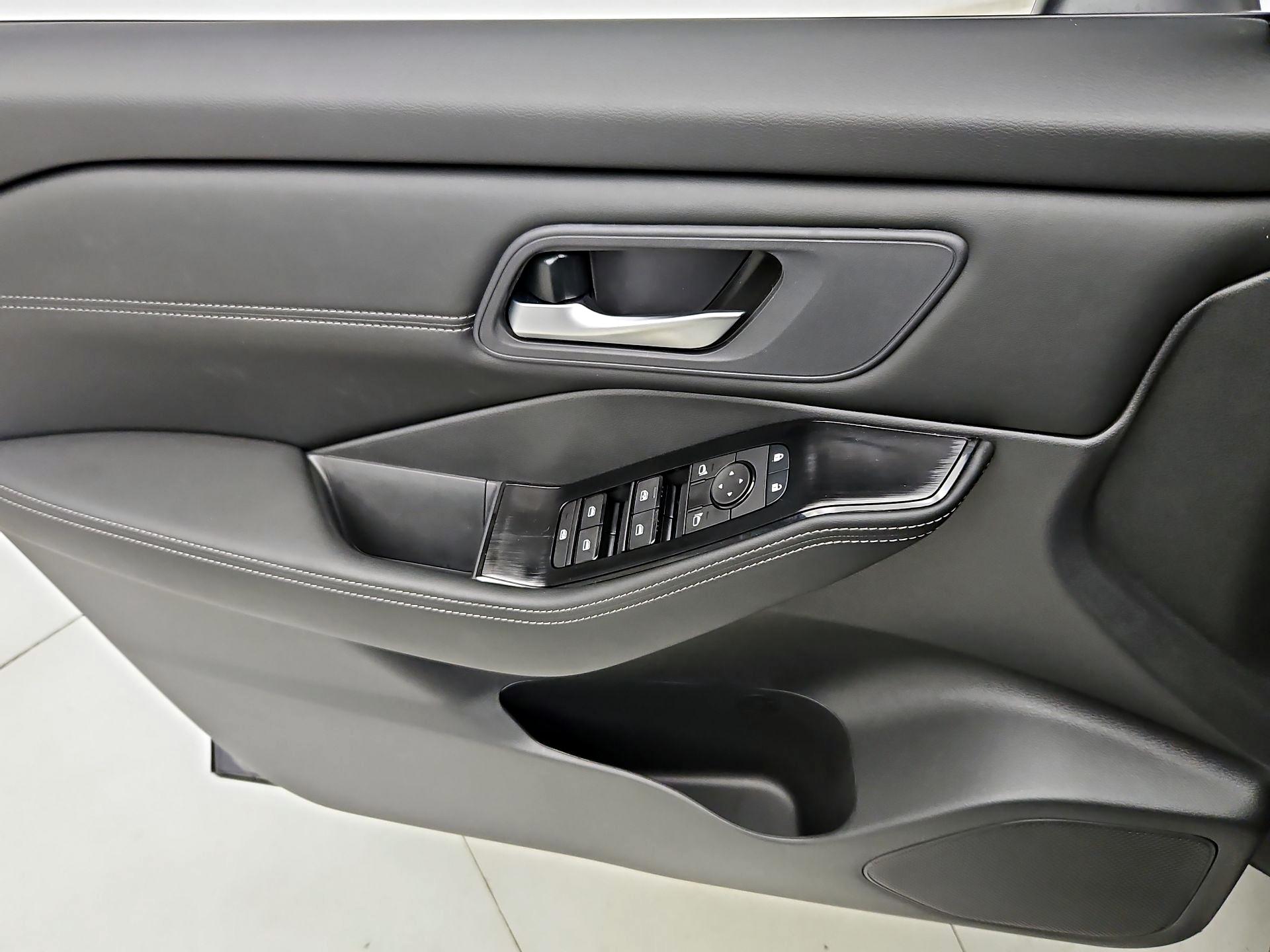 Thumbnail: 2026 Nissan Rogue - 12