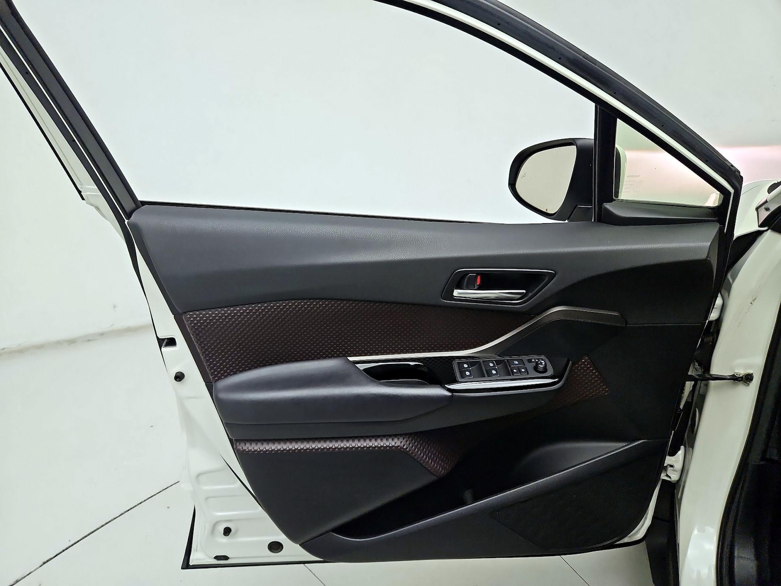 2019 Toyota C-HR Limited - Photo 13