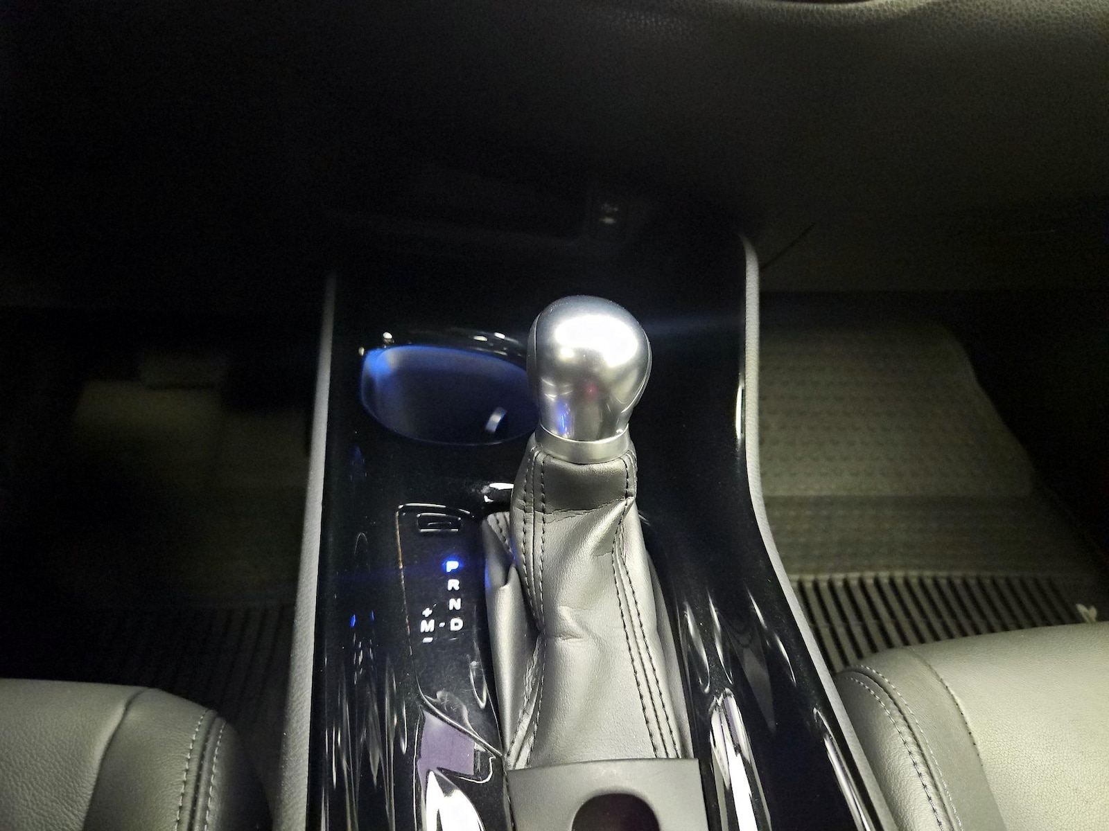 2019 Toyota C-HR Limited - Photo 17
