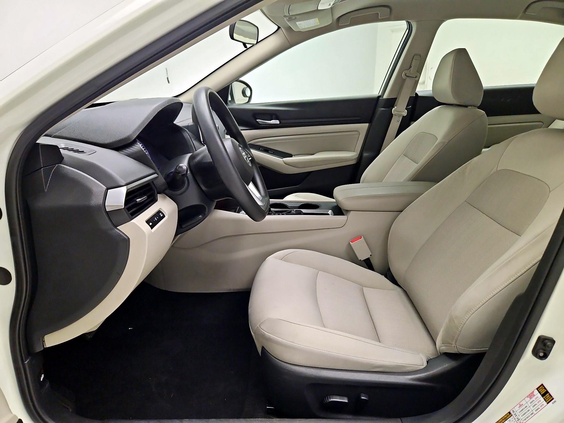 Thumbnail: 2019 Nissan Altima - 11