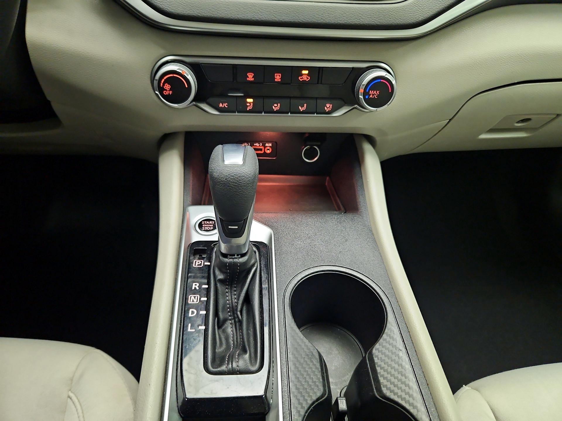 Thumbnail: 2019 Nissan Altima - 16