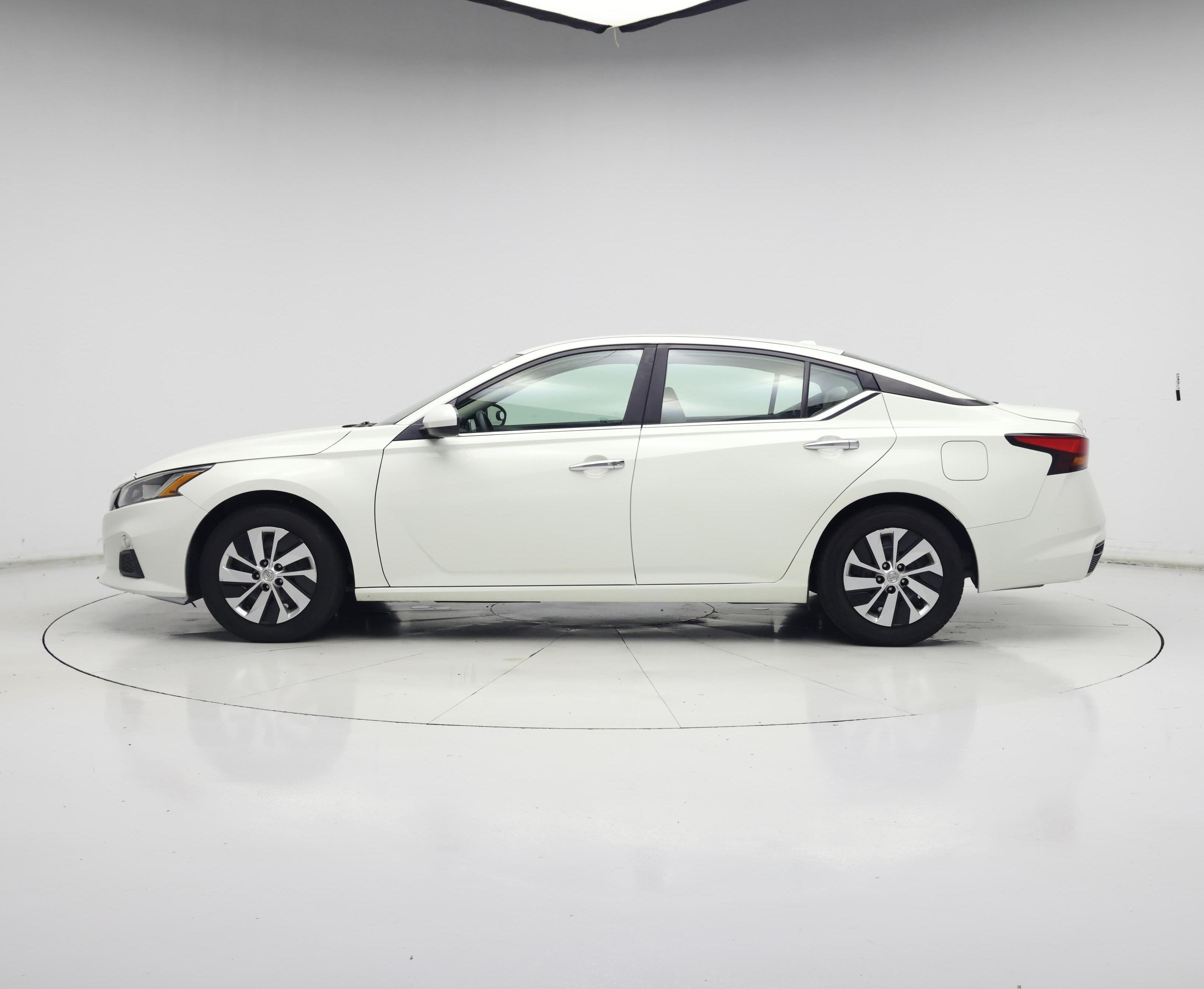 Thumbnail: 2019 Nissan Altima - 3