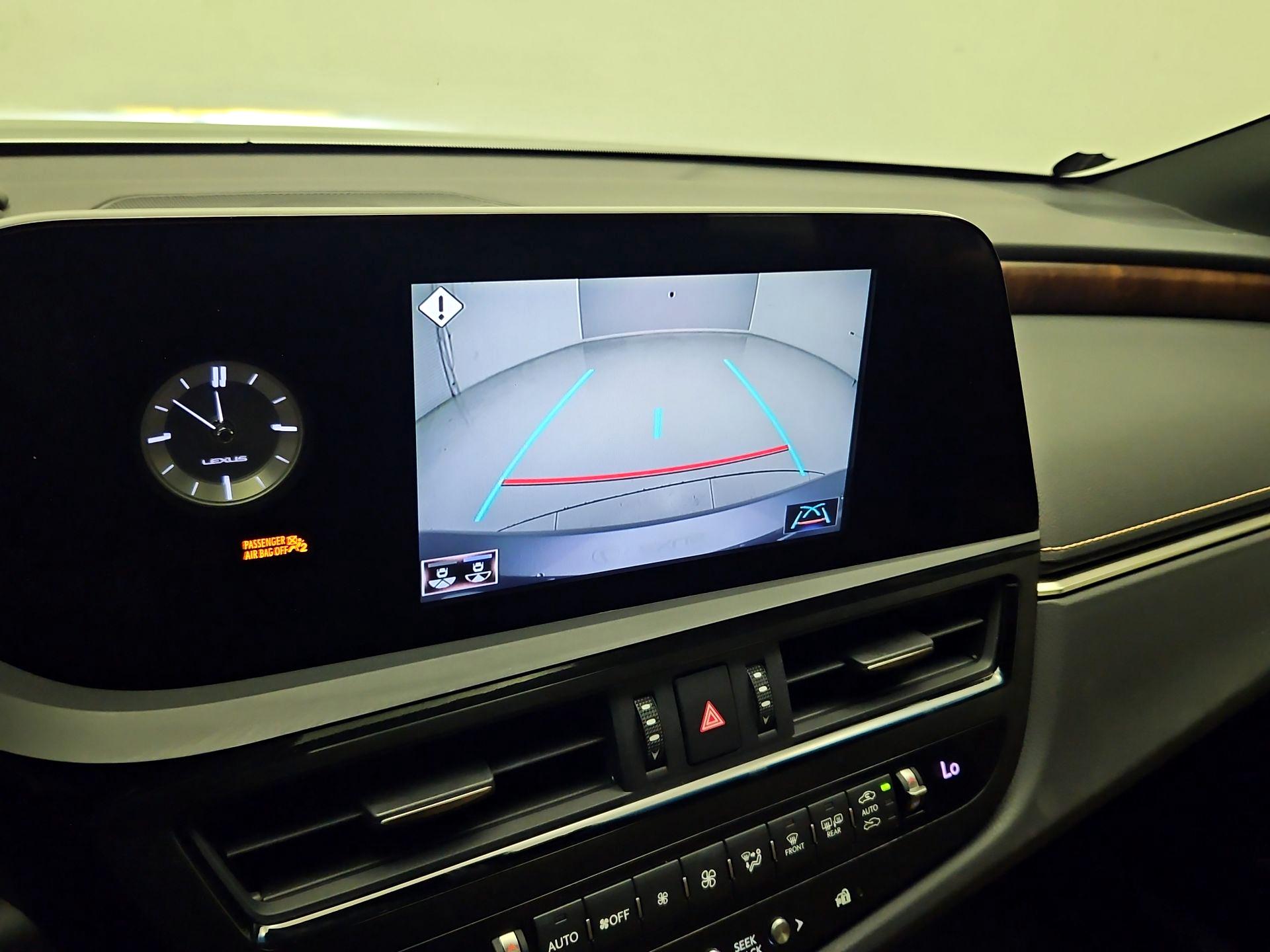 Thumbnail: 2022 Lexus ES - 14