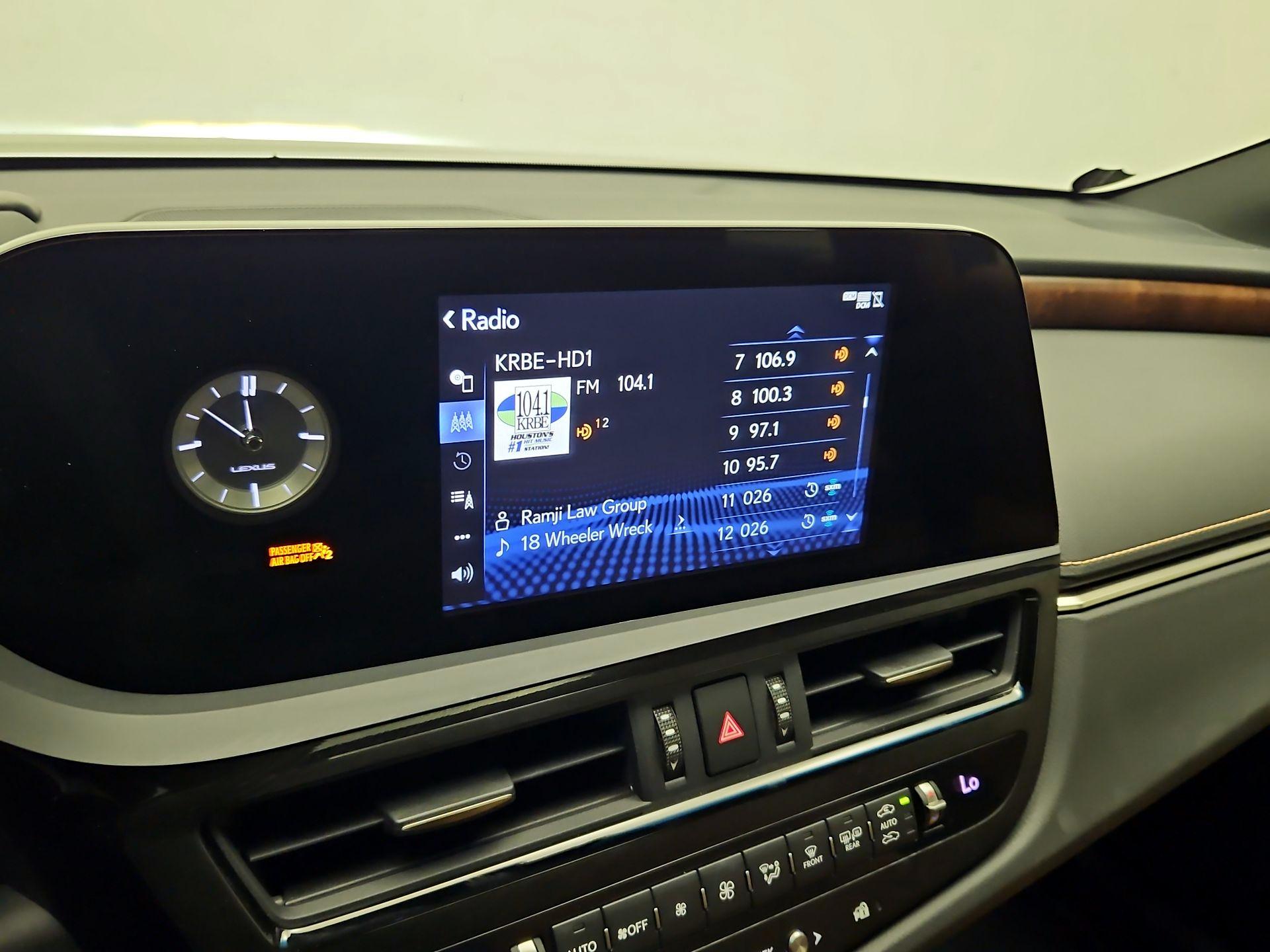 Thumbnail: 2022 Lexus ES - 15