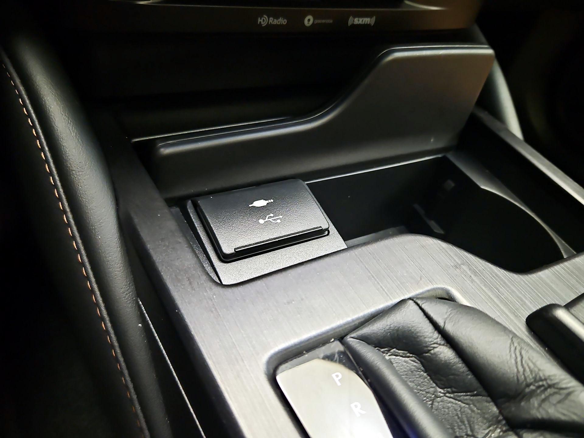 Thumbnail: 2022 Lexus ES - 18