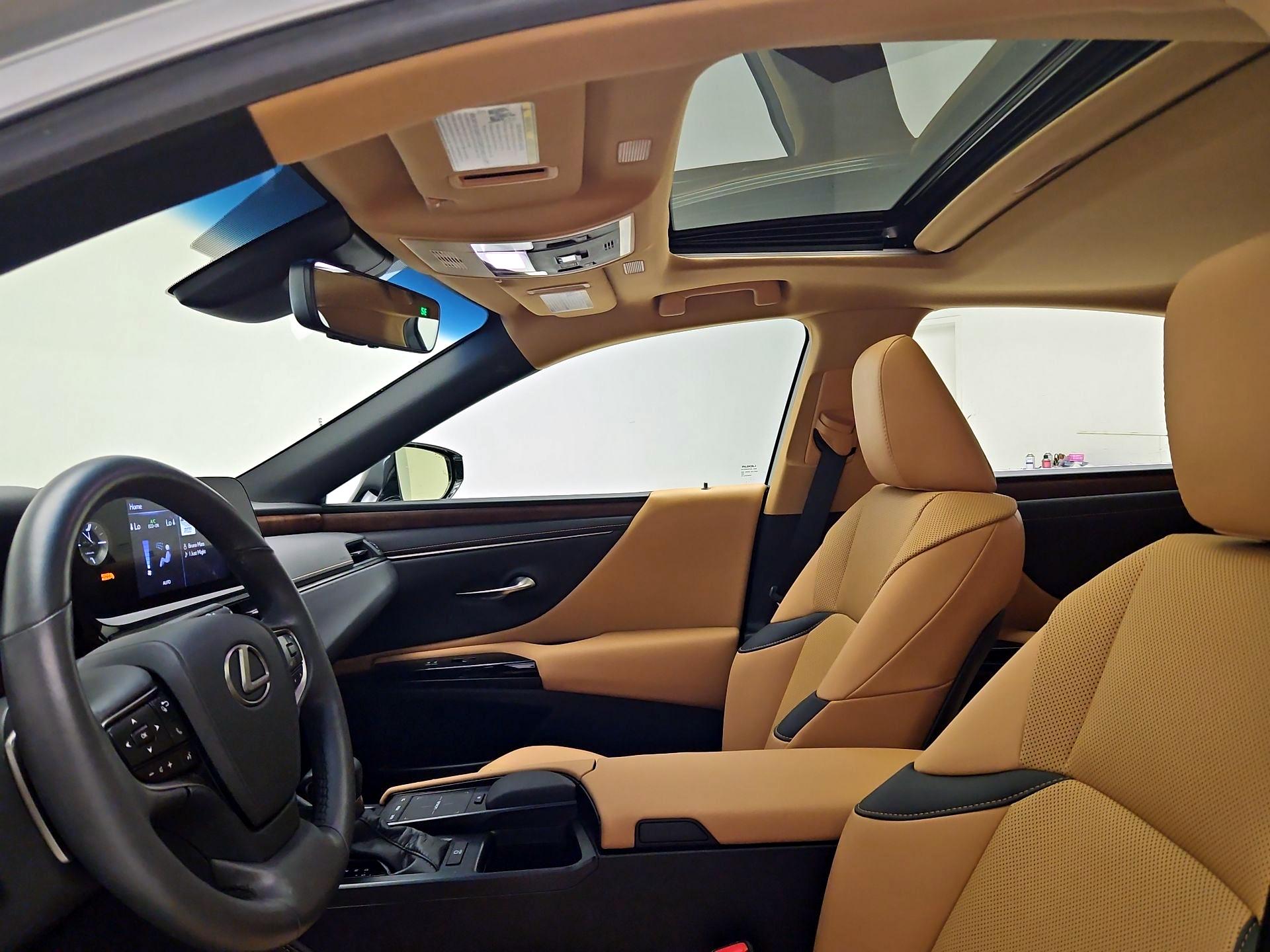 Thumbnail: 2022 Lexus ES - 19