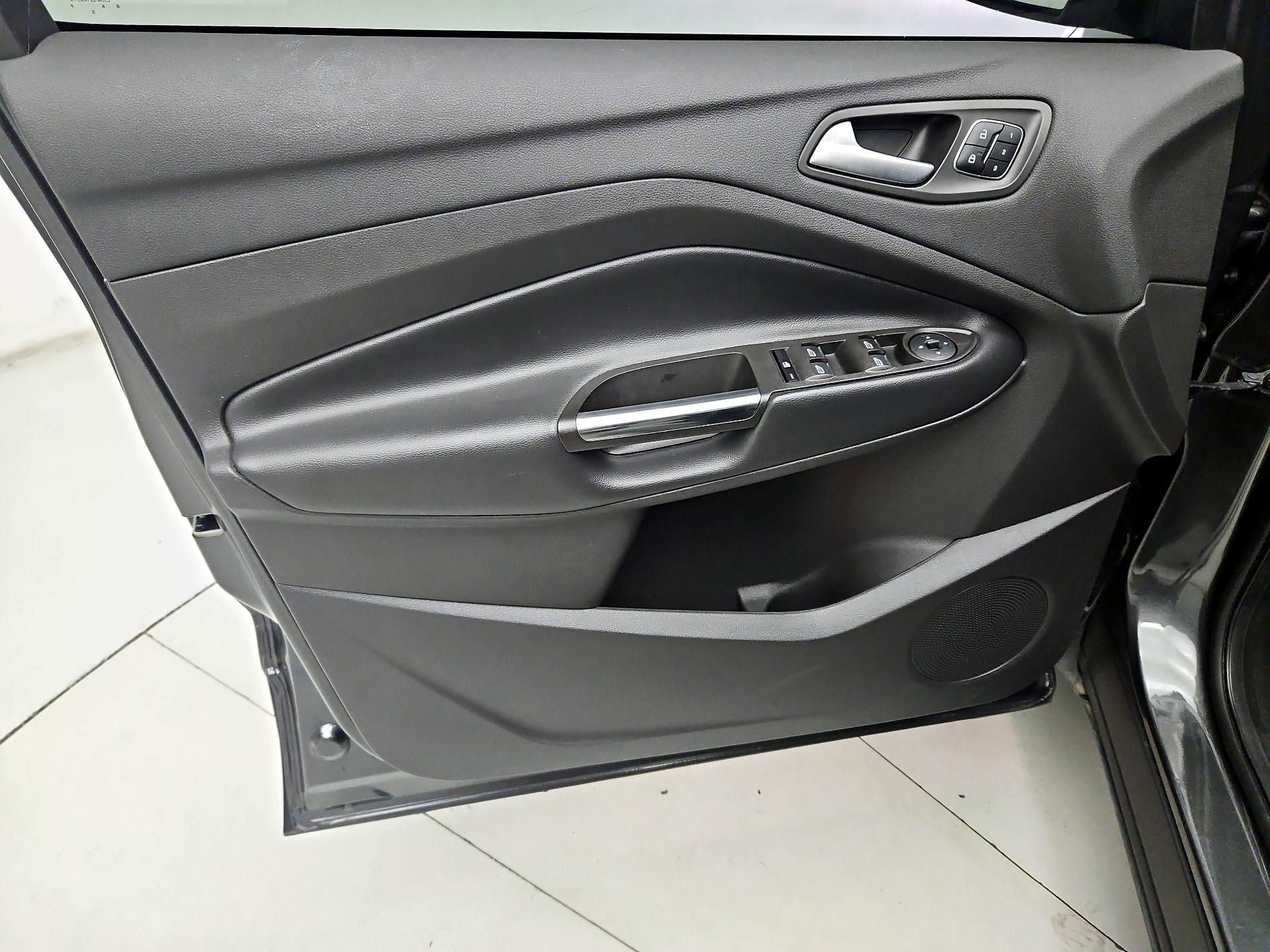 Thumbnail: 2019 Ford Escape - 12