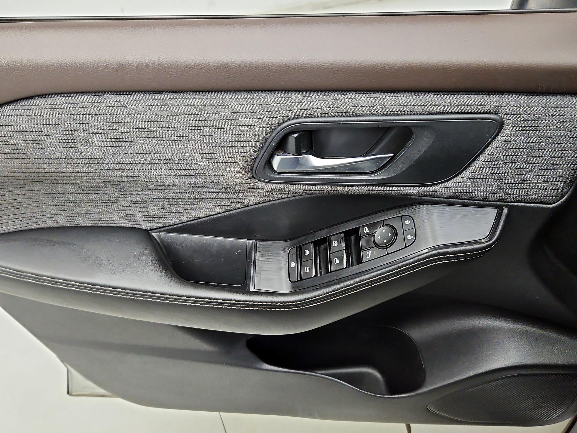 Thumbnail: 2021 Nissan Rogue - 12