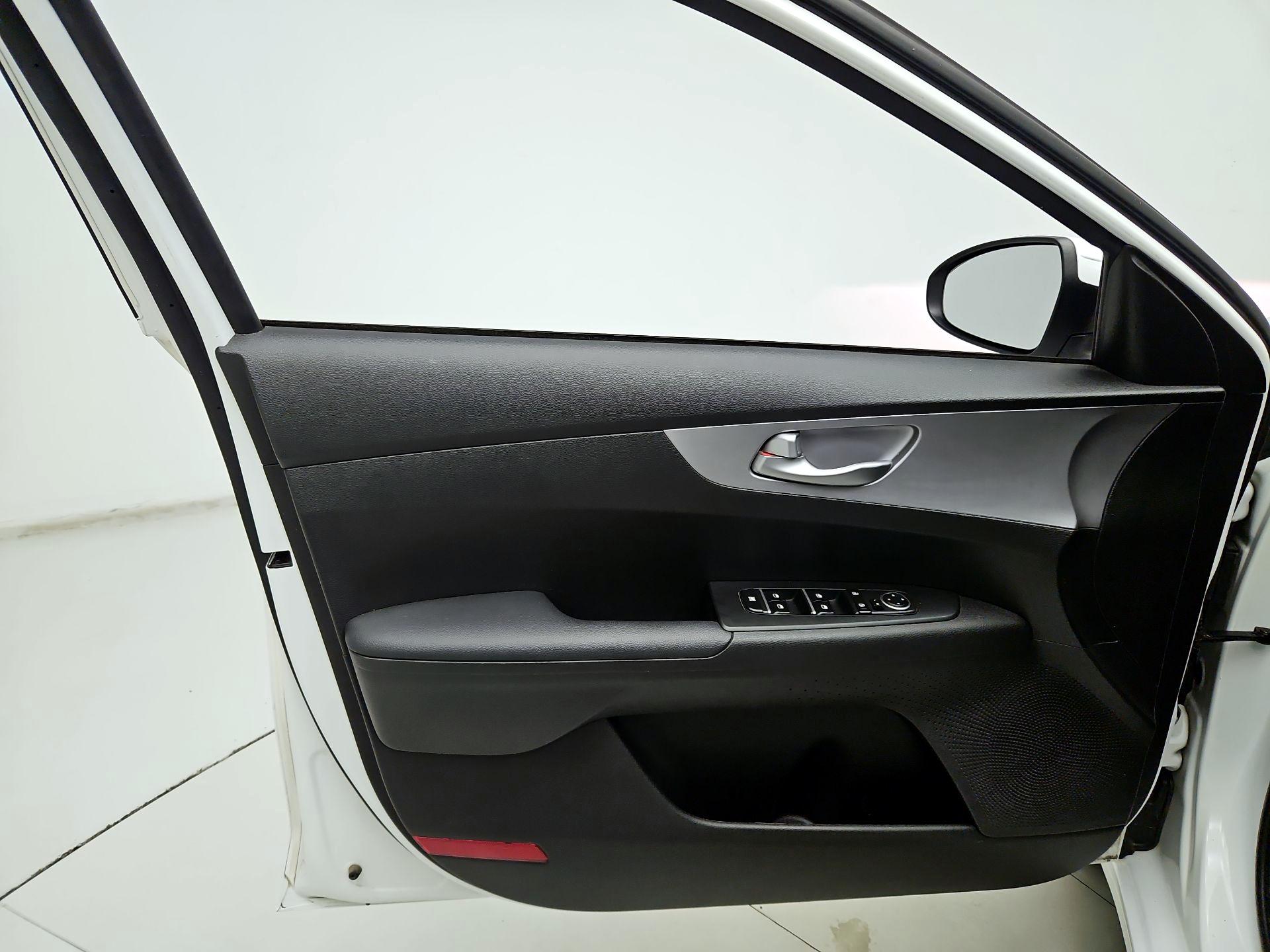 Thumbnail: 2023 Kia Forte - 12