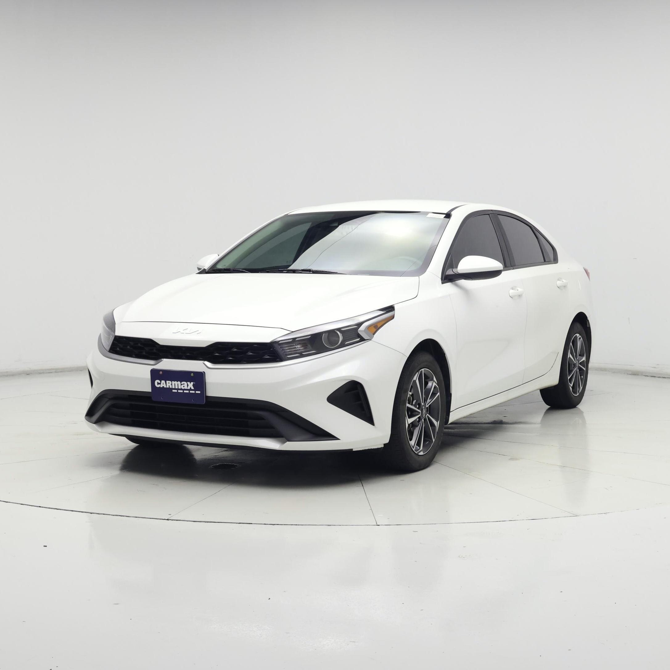 Thumbnail: 2023 Kia Forte - 4